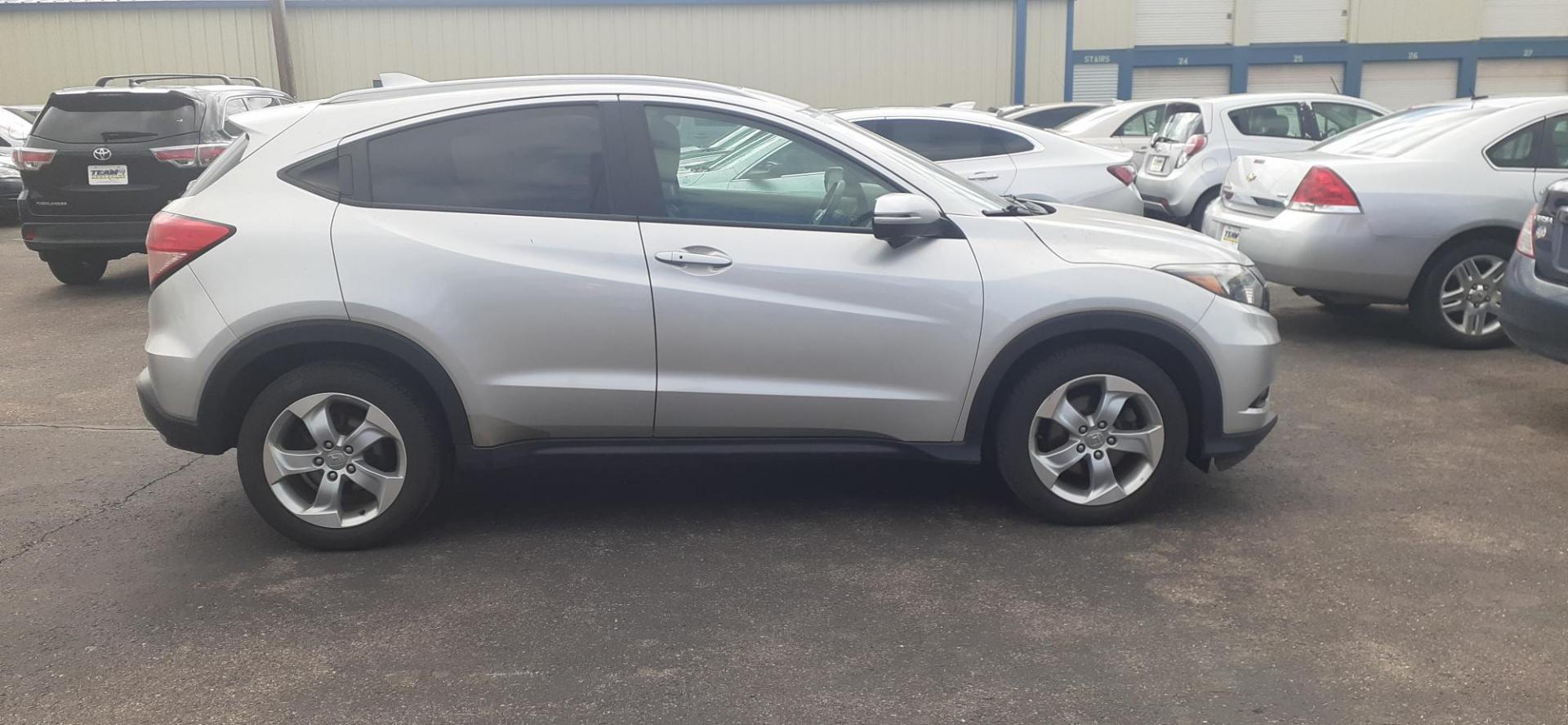 2016 Honda HR-V EX-L w/Navigation 4WD CVT (3CZRU6H72GM) with an 1.8L L4 DOHC 16V engine, 5-Speed Automatic transmission, located at 2015 Cambell Street, Rapid City, SD, 57701, (605) 342-8326, 44.066433, -103.191772 - CARFAX AVAILABLE - Photo#3