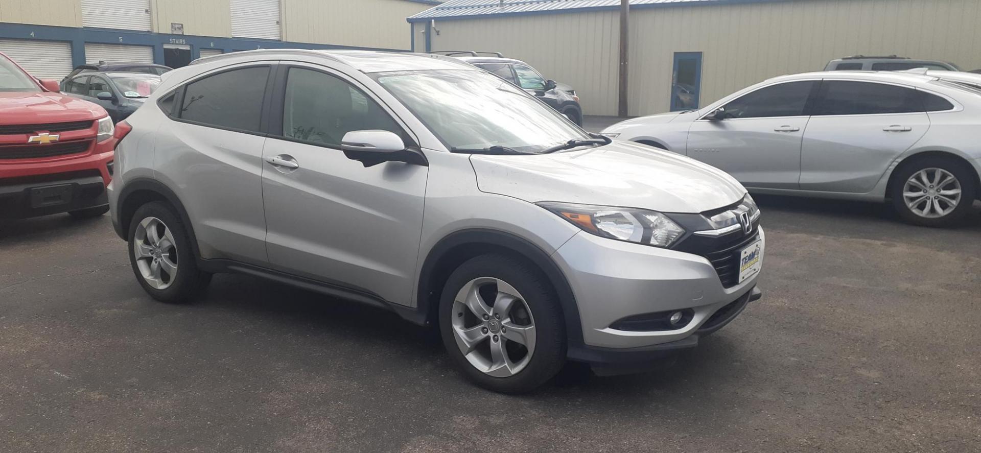 2016 Honda HR-V EX-L w/Navigation 4WD CVT (3CZRU6H72GM) with an 1.8L L4 DOHC 16V engine, 5-Speed Automatic transmission, located at 2015 Cambell Street, Rapid City, SD, 57701, (605) 342-8326, 44.066433, -103.191772 - CARFAX AVAILABLE - Photo#4