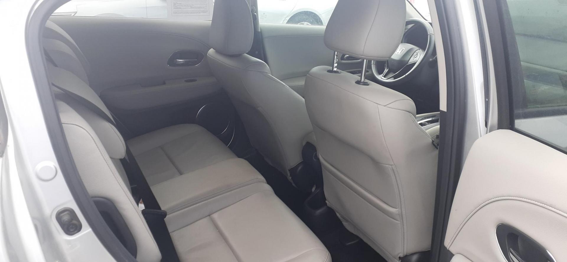2016 Honda HR-V EX-L w/Navigation 4WD CVT (3CZRU6H72GM) with an 1.8L L4 DOHC 16V engine, 5-Speed Automatic transmission, located at 2015 Cambell Street, Rapid City, SD, 57701, (605) 342-8326, 44.066433, -103.191772 - CARFAX AVAILABLE - Photo#6
