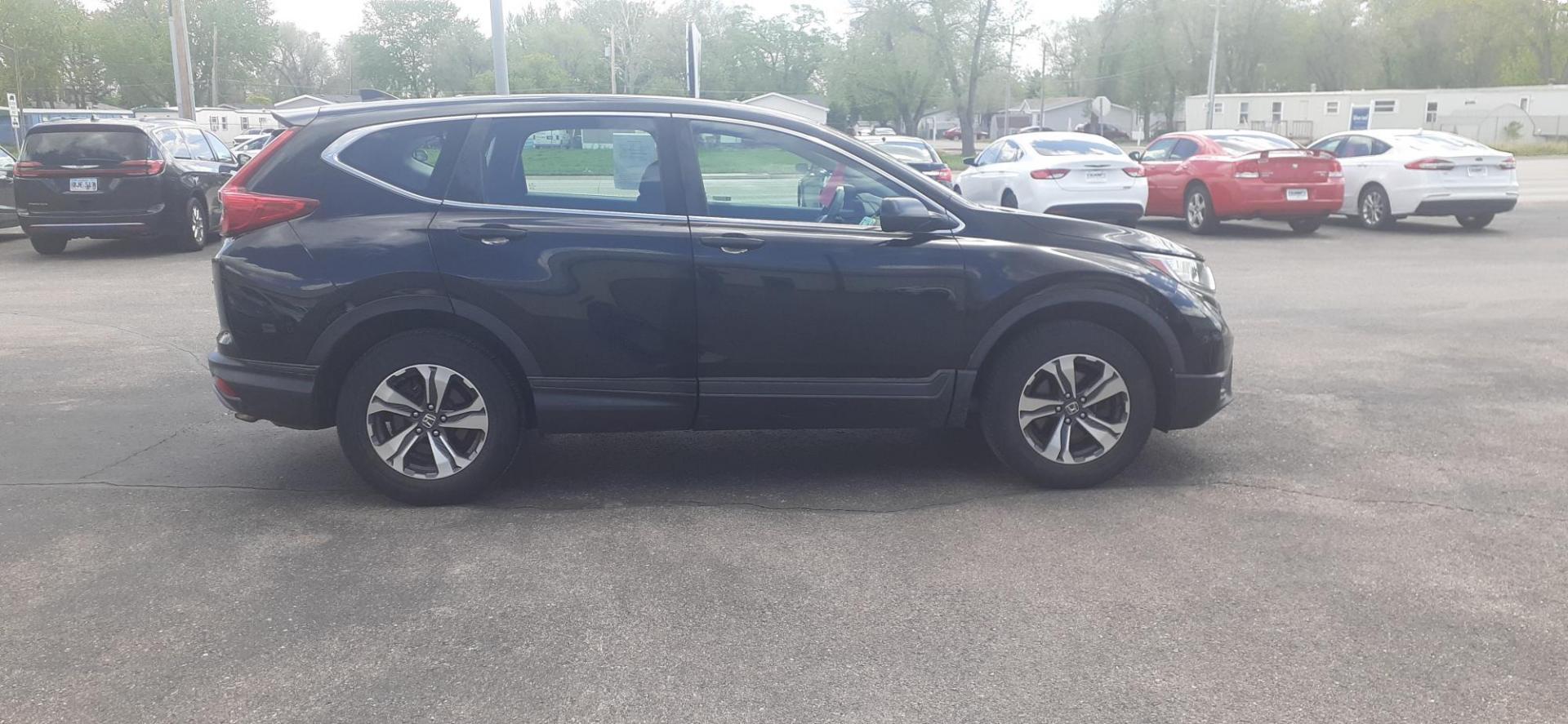 2018 Honda CR-V LX AWD (2HKRW6H36JH) with an 2.4L L4 DOHC 16V engine, CVT transmission, located at 2015 Cambell Street, Rapid City, SD, 57701, (605) 342-8326, 44.066433, -103.191772 - CARFAX AVAILABLE - Photo#4