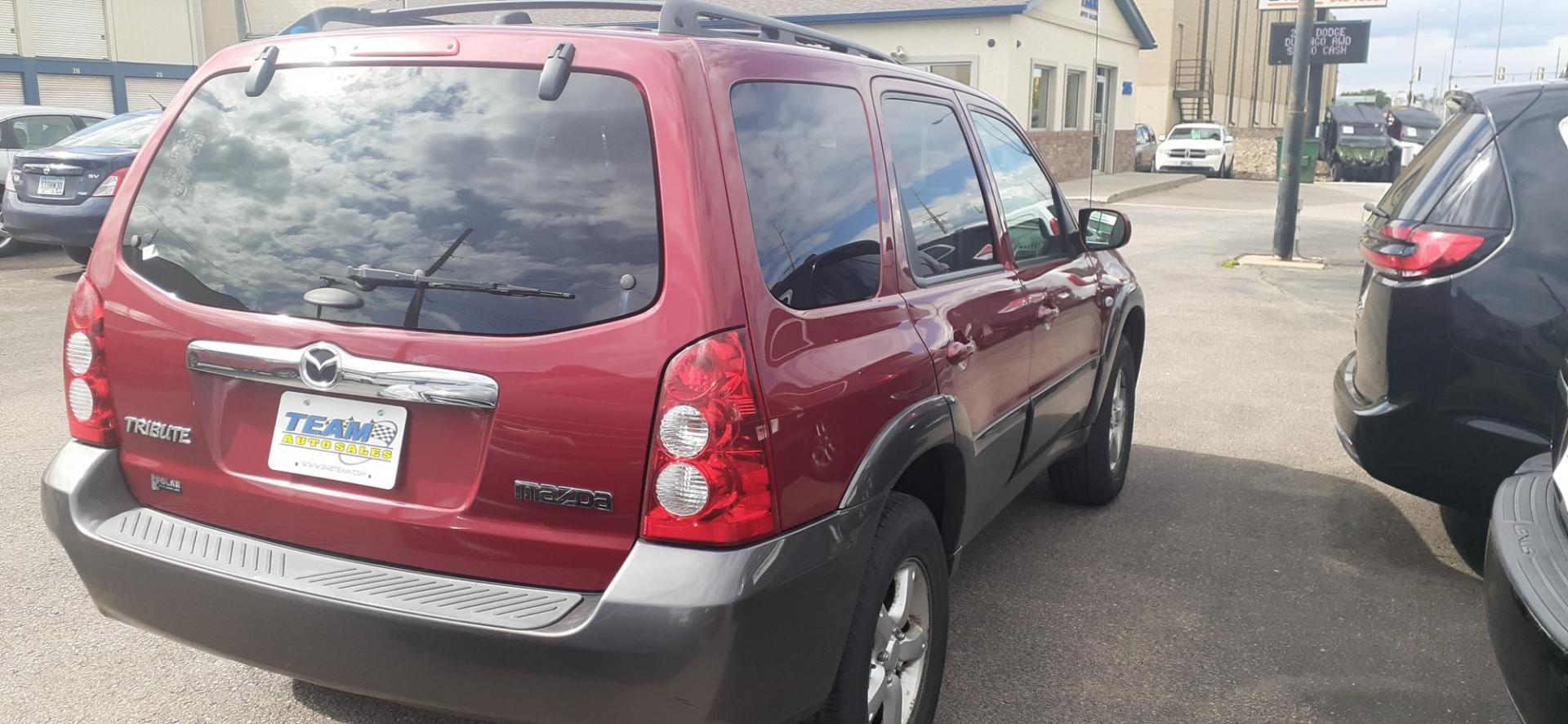 2006 Mazda Tribute s 4WD 4-spd AT (4F2CZ941X6K) with an 3.0L V6 DOHC 24V engine, 4-Speed Automatic transmission, located at 2015 Cambell Street, Rapid City, SD, 57701, (605) 342-8326, 44.066433, -103.191772 - CARFAX AVAILABLE - Photo#3