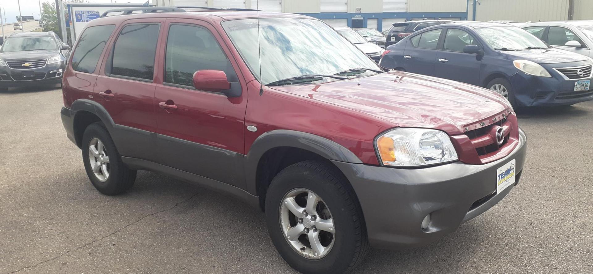 2006 Mazda Tribute s 4WD 4-spd AT (4F2CZ941X6K) with an 3.0L V6 DOHC 24V engine, 4-Speed Automatic transmission, located at 2015 Cambell Street, Rapid City, SD, 57701, (605) 342-8326, 44.066433, -103.191772 - CARFAX AVAILABLE - Photo#4