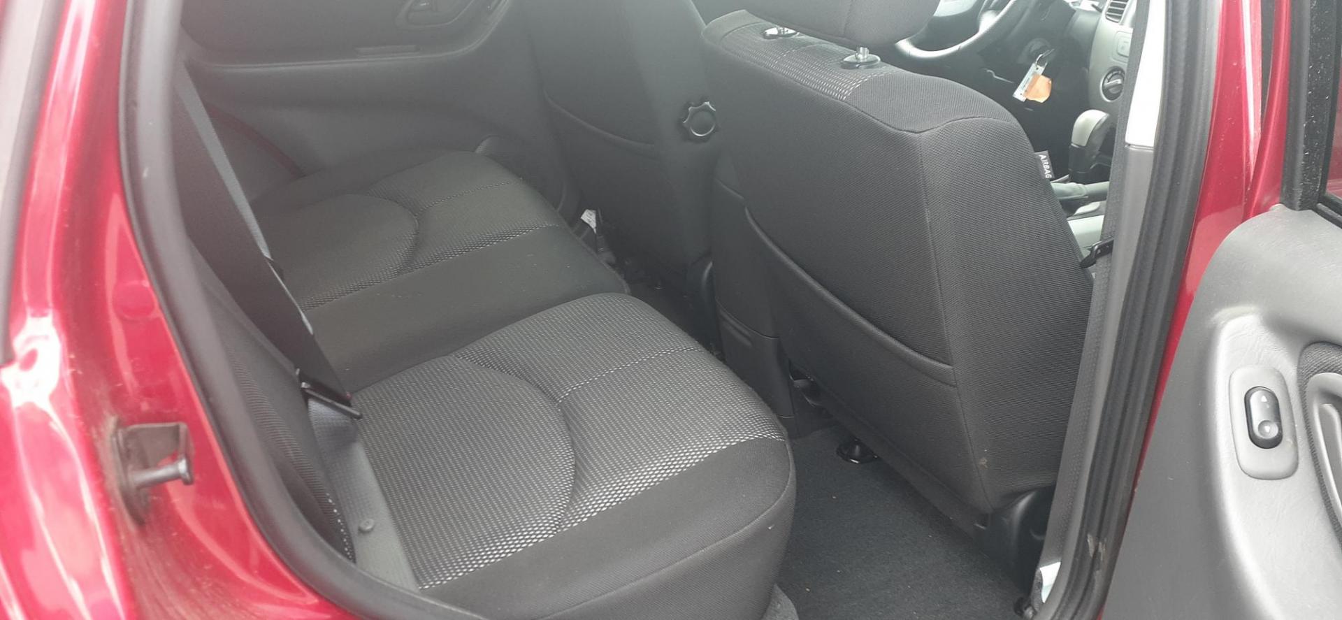 2006 Mazda Tribute s 4WD 4-spd AT (4F2CZ941X6K) with an 3.0L V6 DOHC 24V engine, 4-Speed Automatic transmission, located at 2015 Cambell Street, Rapid City, SD, 57701, (605) 342-8326, 44.066433, -103.191772 - CARFAX AVAILABLE - Photo#7