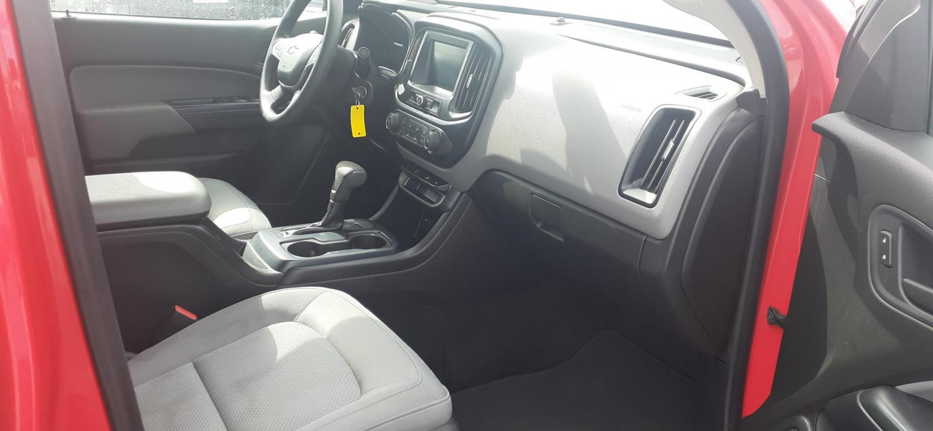 2017 Chevrolet Colorado Work Truck Crew Cab 4WD Long Box (1GCGTBEN3H1) with an 3.6L V6 DOHC 24V GAS engine, 6A transmission, located at 2015 Cambell Street, Rapid City, SD, 57701, (605) 342-8326, 44.066433, -103.191772 - CARFAX AVAILABLE - Photo#6