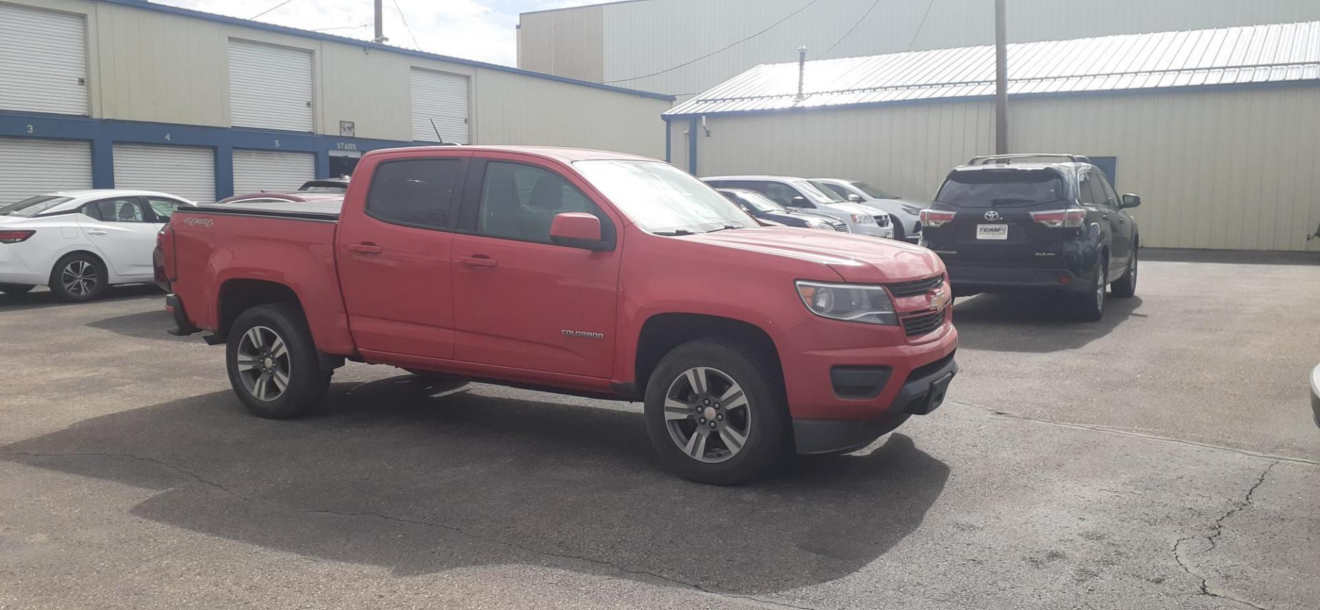 2017 Chevrolet Colorado Work Truck Crew Cab 4WD Long Box (1GCGTBEN3H1) with an 3.6L V6 DOHC 24V GAS engine, 6A transmission, located at 2015 Cambell Street, Rapid City, SD, 57701, (605) 342-8326, 44.066433, -103.191772 - CARFAX AVAILABLE - Photo#5
