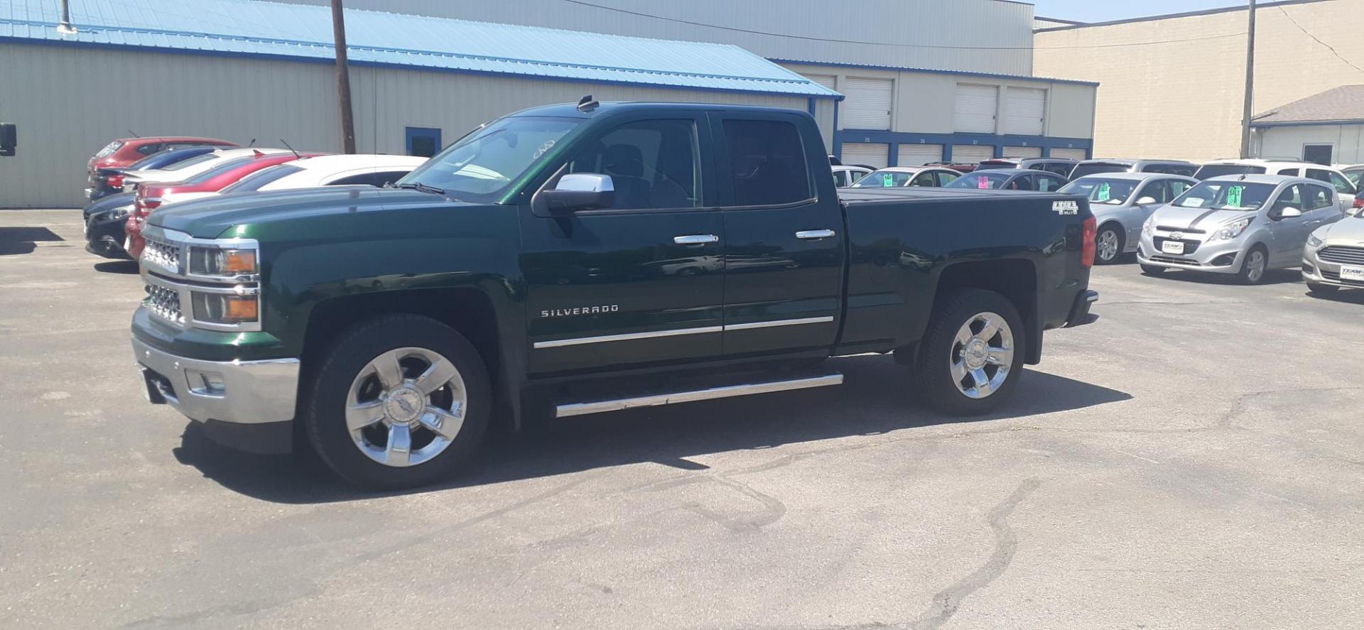 2014 Chevrolet Silverado 1500 1LZ Double Cab 4WD (1GCVKSEC9EZ) with an 5.3L V8 OHV 16V engine, 6-Speed Automatic transmission, located at 2015 Cambell Street, Rapid City, SD, 57701, (605) 342-8326, 44.066433, -103.191772 - CARFAX AVAILABLE - Photo#1