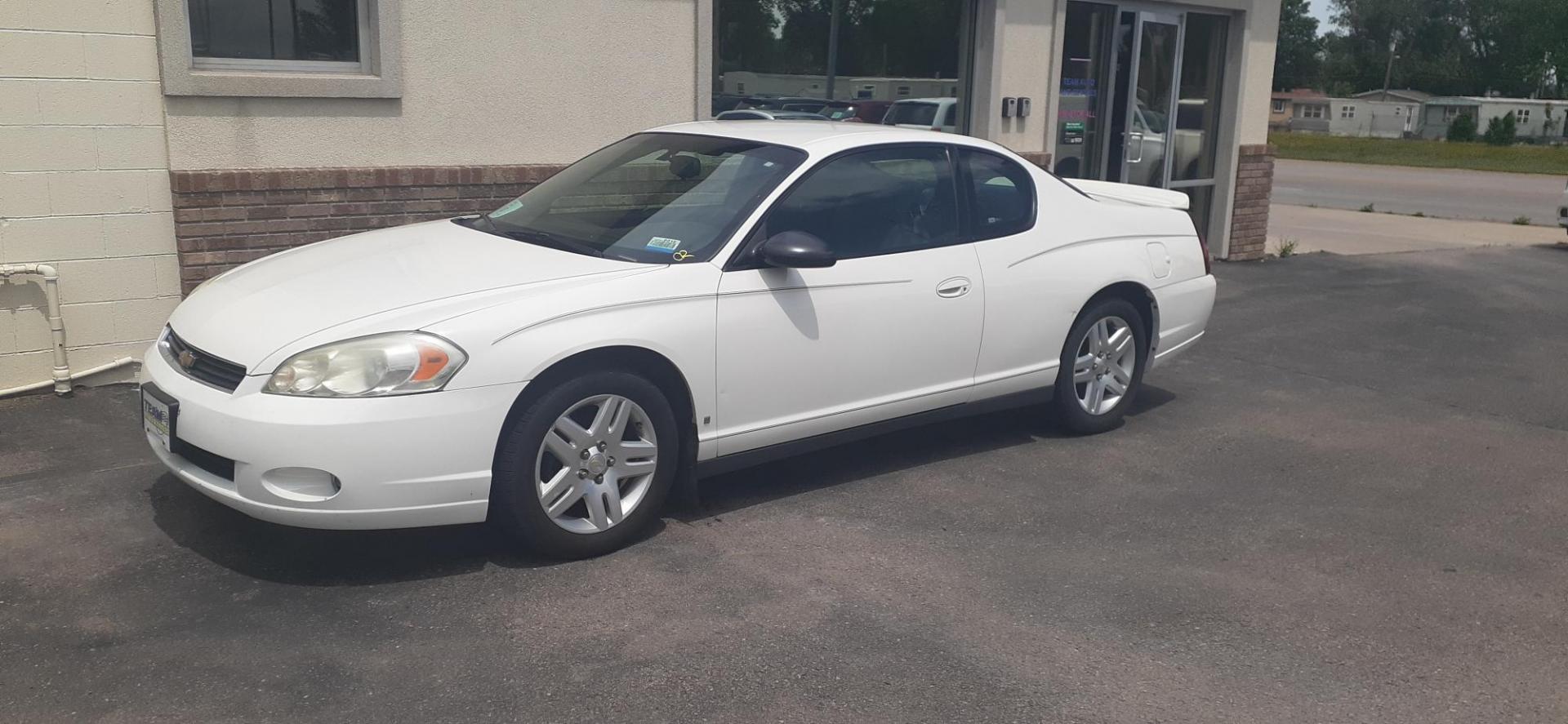 2006 Chevrolet Monte Carlo LT 3.9L (2G1WK151269) with an 3.9L V6 OHV 12V engine, 4-Speed Automatic Overdrive transmission, located at 2015 Cambell Street, Rapid City, SD, 57701, (605) 342-8326, 44.066433, -103.191772 - Photo#1