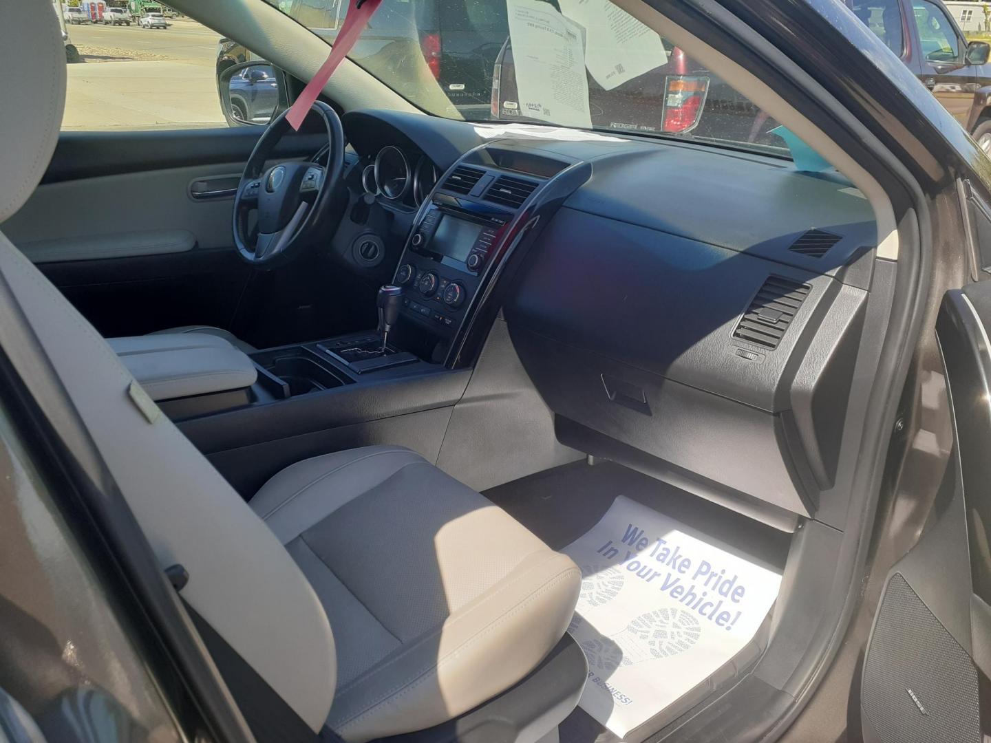 2015 Mazda CX-9 Touring AWD (JM3TB3CA1F0) with an 3.7L V6 DOHC 24V engine, 6-Speed Automatic transmission, located at 2015 Cambell Street, Rapid City, SD, 57701, (605) 342-8326, 44.066433, -103.191772 - CARFAX AVAILABLE - Photo#6