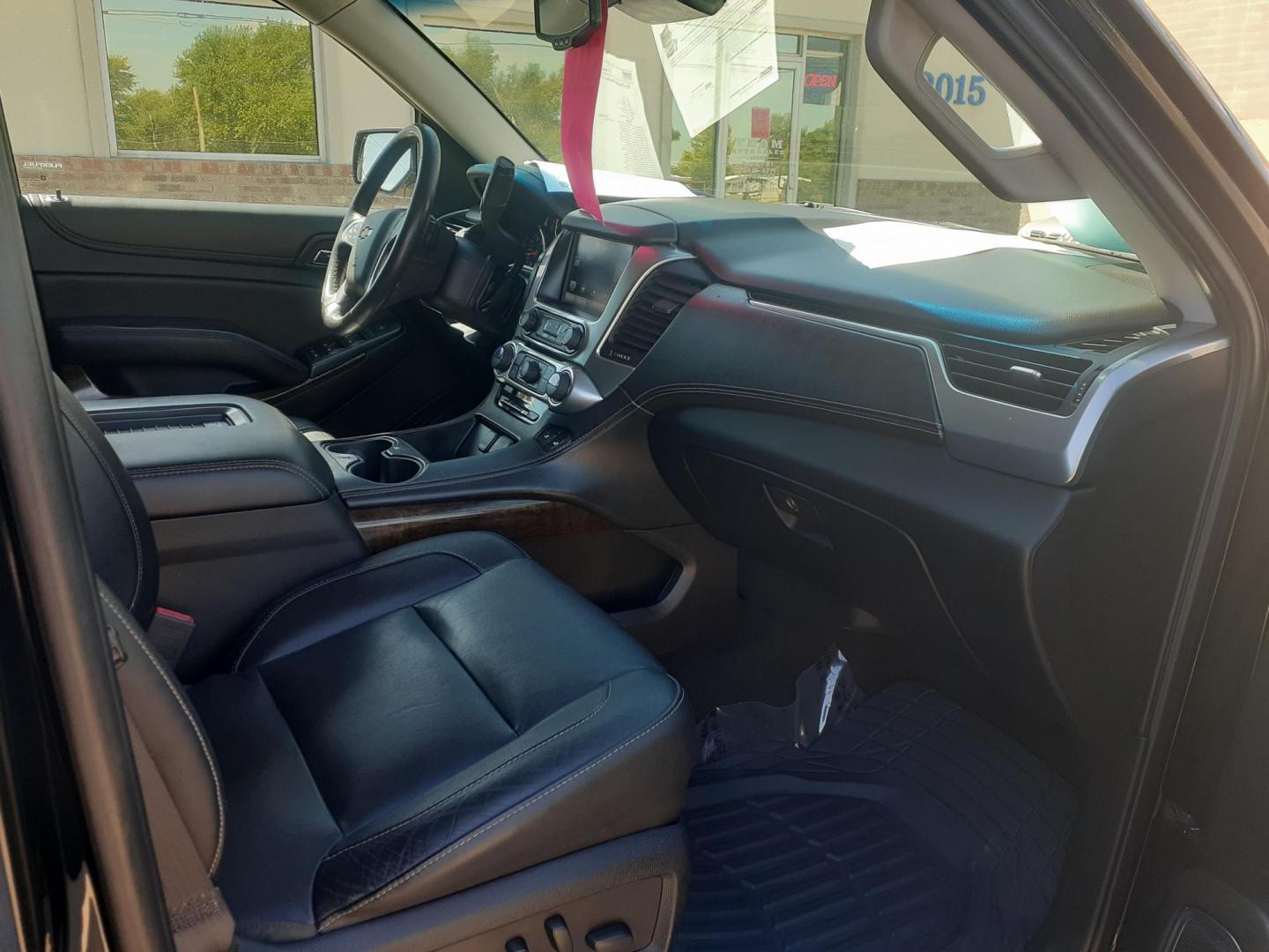 2015 Chevrolet Suburban LT 1500 4WD (1GNSKJKC0FR) with an 5.3L V8 OHV 16V engine, 6-Speed Automatic transmission, located at 2015 Cambell Street, Rapid City, SD, 57701, (605) 342-8326, 44.066433, -103.191772 - CARFAX AVAILABLE - Photo#5