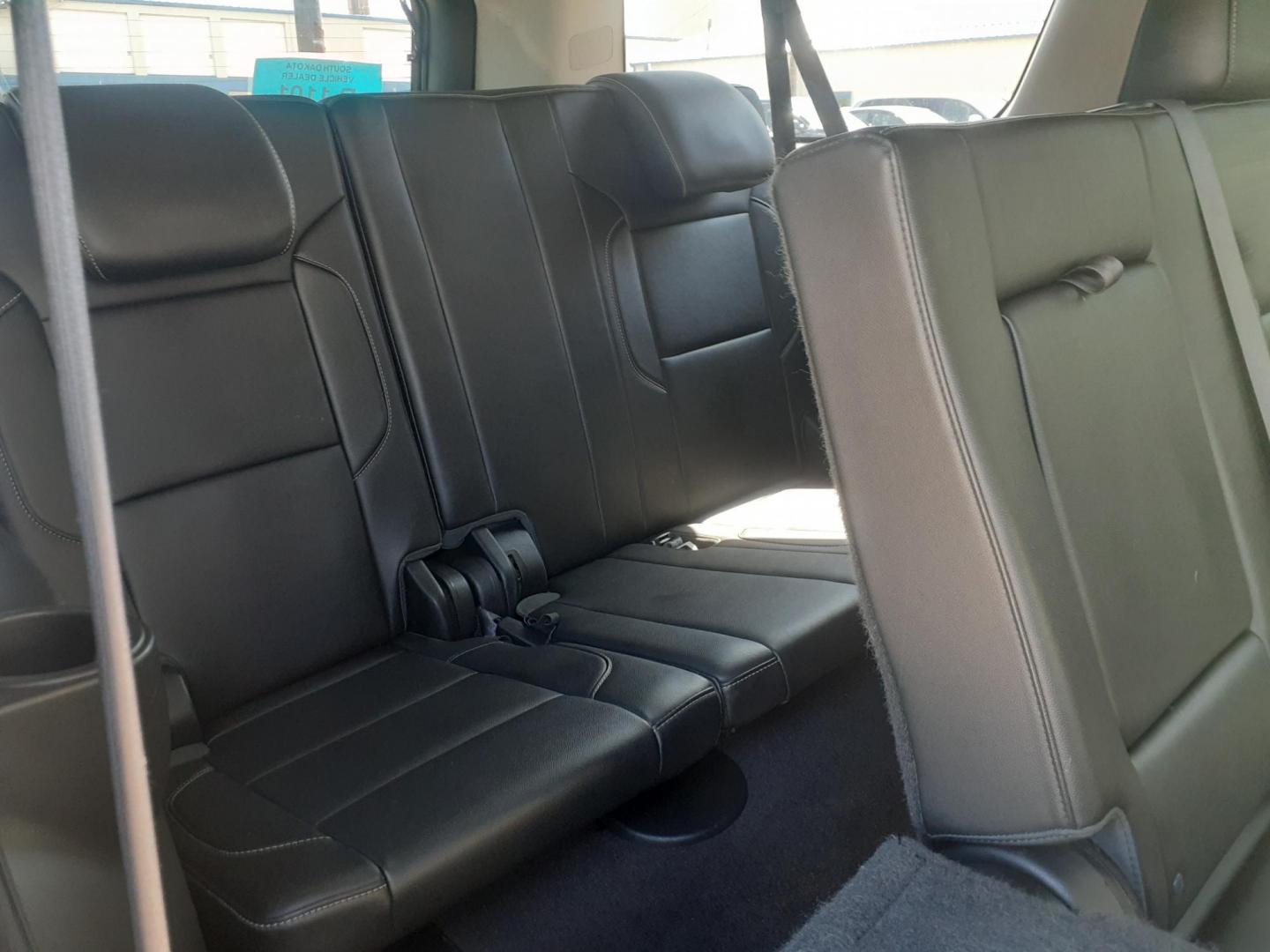 2015 Chevrolet Suburban LT 1500 4WD (1GNSKJKC0FR) with an 5.3L V8 OHV 16V engine, 6-Speed Automatic transmission, located at 2015 Cambell Street, Rapid City, SD, 57701, (605) 342-8326, 44.066433, -103.191772 - CARFAX AVAILABLE - Photo#7