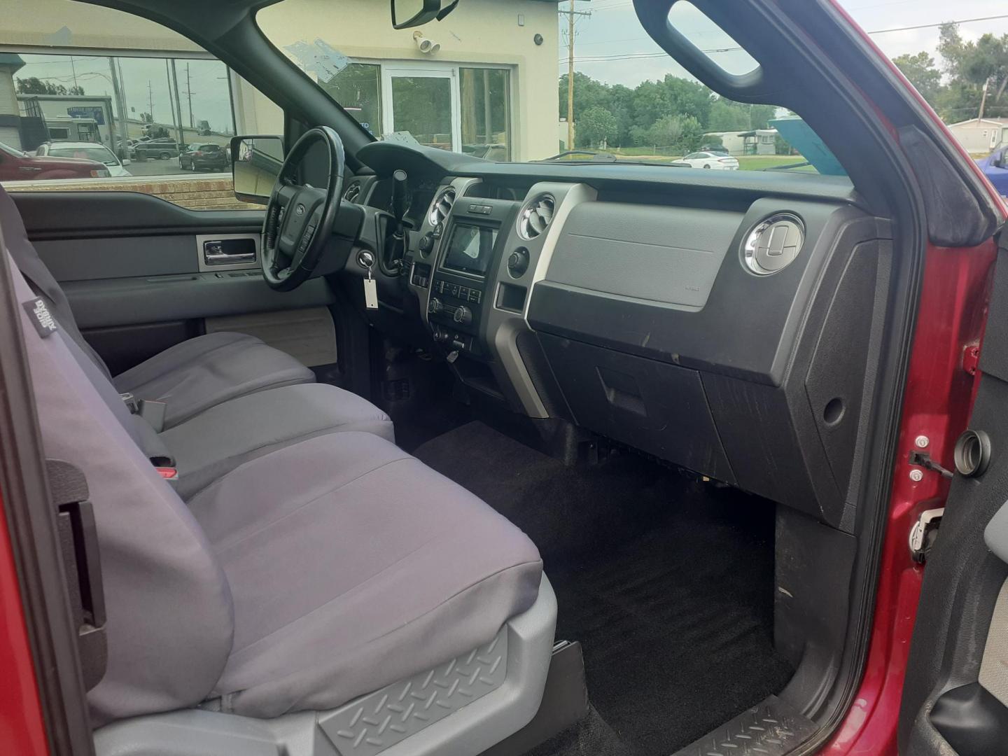 2011 Ford F-150 FX4 SuperCab 6.5-ft. Bed 4WD (1FTFX1EF0BF) with an 5.0L V8 engine, 4-Speed Automatic transmission, located at 2015 Cambell Street, Rapid City, SD, 57701, (605) 342-8326, 44.066433, -103.191772 - CARFAX AVAILABLE - Photo#6
