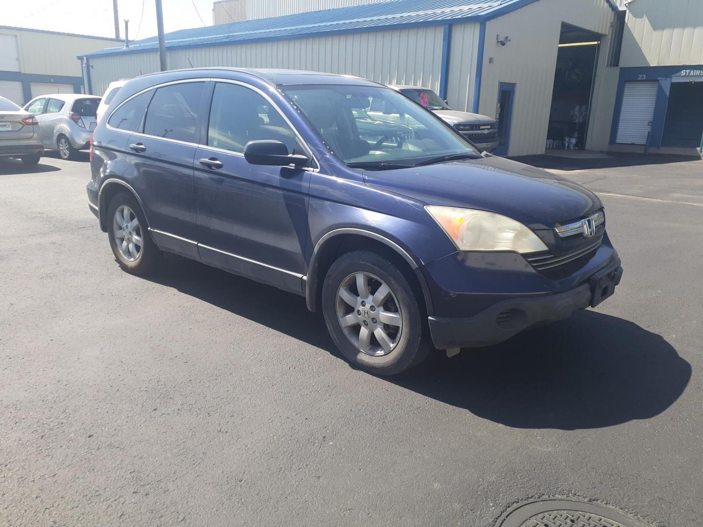 2007 Honda CR-V EX 4WD AT (JHLRE48587C) with an 2.4L L4 DOHC 16V engine, 5-Speed Automatic Overdrive transmission, located at 2015 Cambell Street, Rapid City, SD, 57701, (605) 342-8326, 44.066433, -103.191772 - CARFAX AVAILABLE NO FINANCING AVAILABLE CASH ONLY VEHICLE - Photo#4