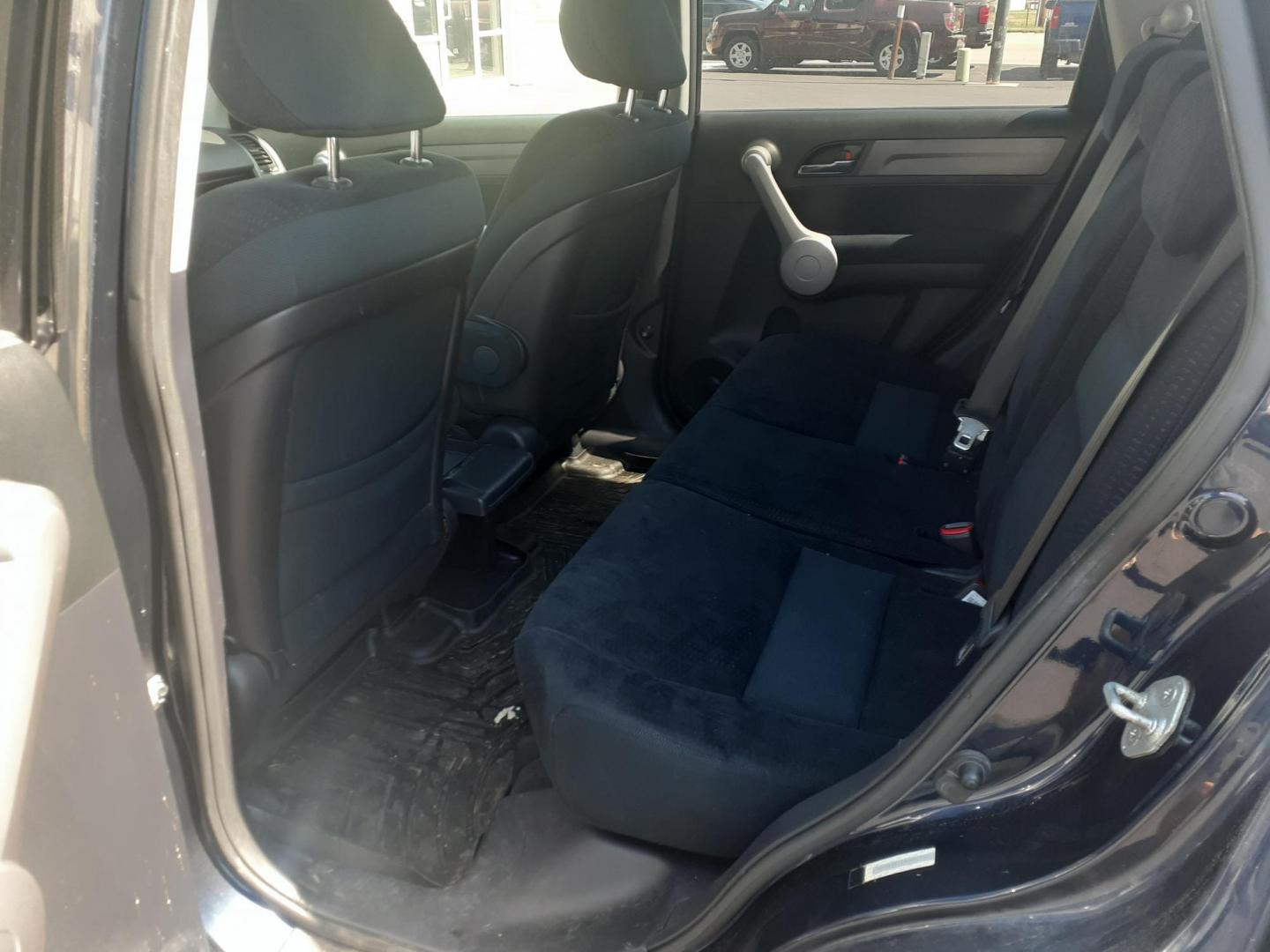 2007 Honda CR-V EX 4WD AT (JHLRE48587C) with an 2.4L L4 DOHC 16V engine, 5-Speed Automatic Overdrive transmission, located at 2015 Cambell Street, Rapid City, SD, 57701, (605) 342-8326, 44.066433, -103.191772 - CARFAX AVAILABLE NO FINANCING AVAILABLE CASH ONLY VEHICLE - Photo#7