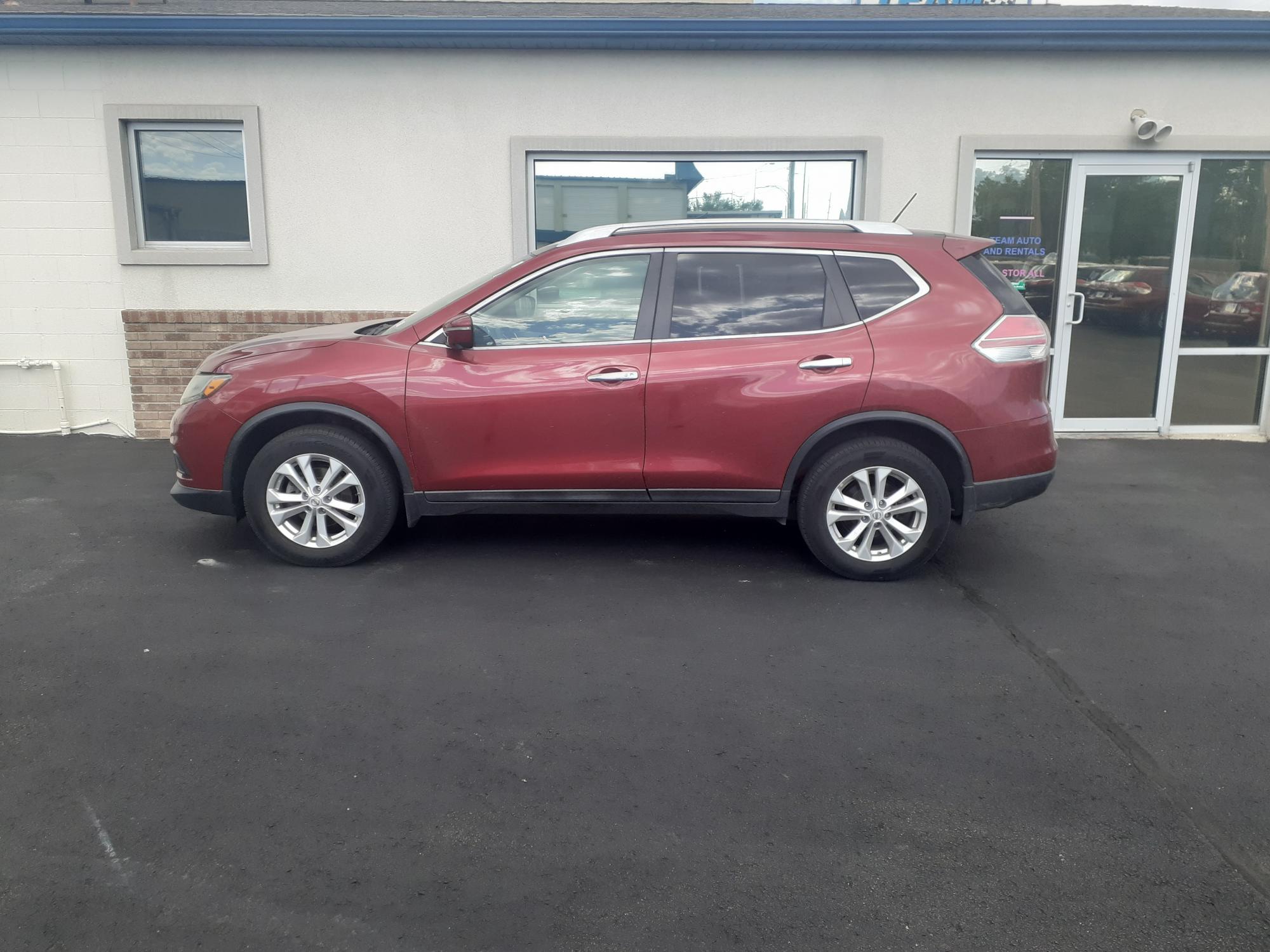 photo of 2014 Nissan Rogue S AWD