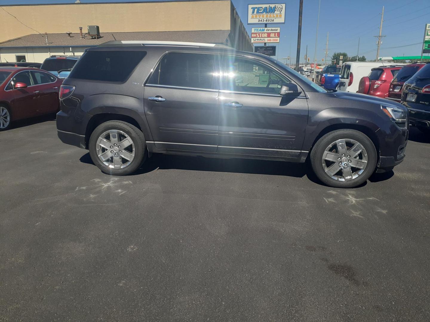 2017 GMC Acadia SLT-2 AWD (1GKKVSKD4HJ) with an 3.6L V6 DOHC 24V engine, 6A transmission, located at 2015 Cambell Street, Rapid City, SD, 57701, (605) 342-8326, 44.066433, -103.191772 - CARFAX AVAILABLE - Photo#3
