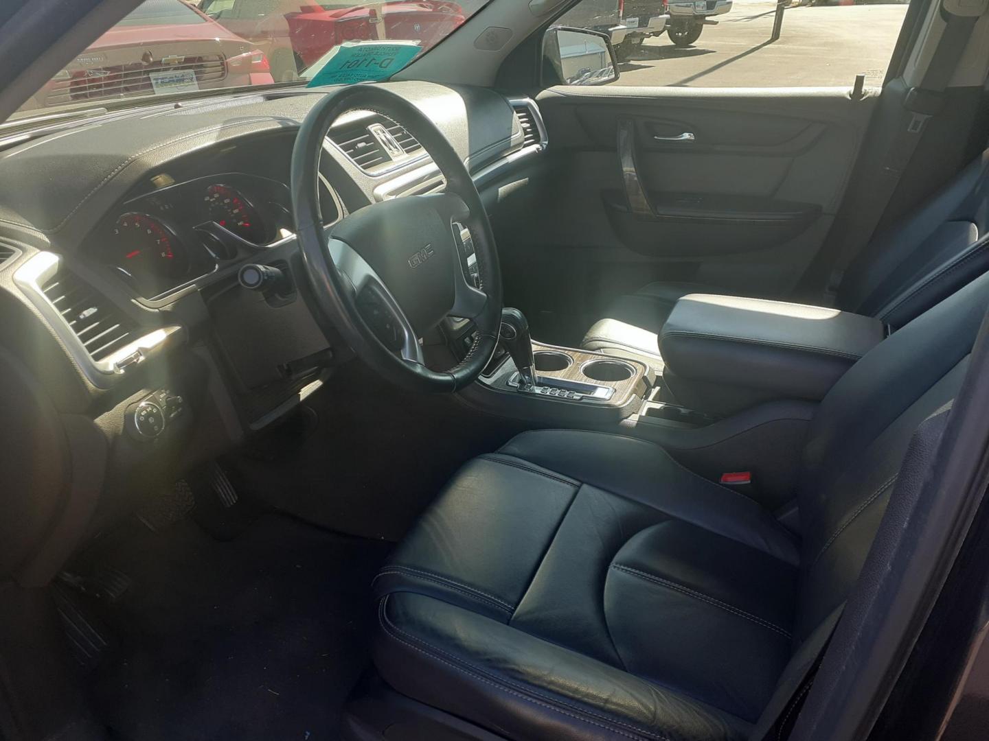 2017 GMC Acadia SLT-2 AWD (1GKKVSKD4HJ) with an 3.6L V6 DOHC 24V engine, 6A transmission, located at 2015 Cambell Street, Rapid City, SD, 57701, (605) 342-8326, 44.066433, -103.191772 - CARFAX AVAILABLE - Photo#5