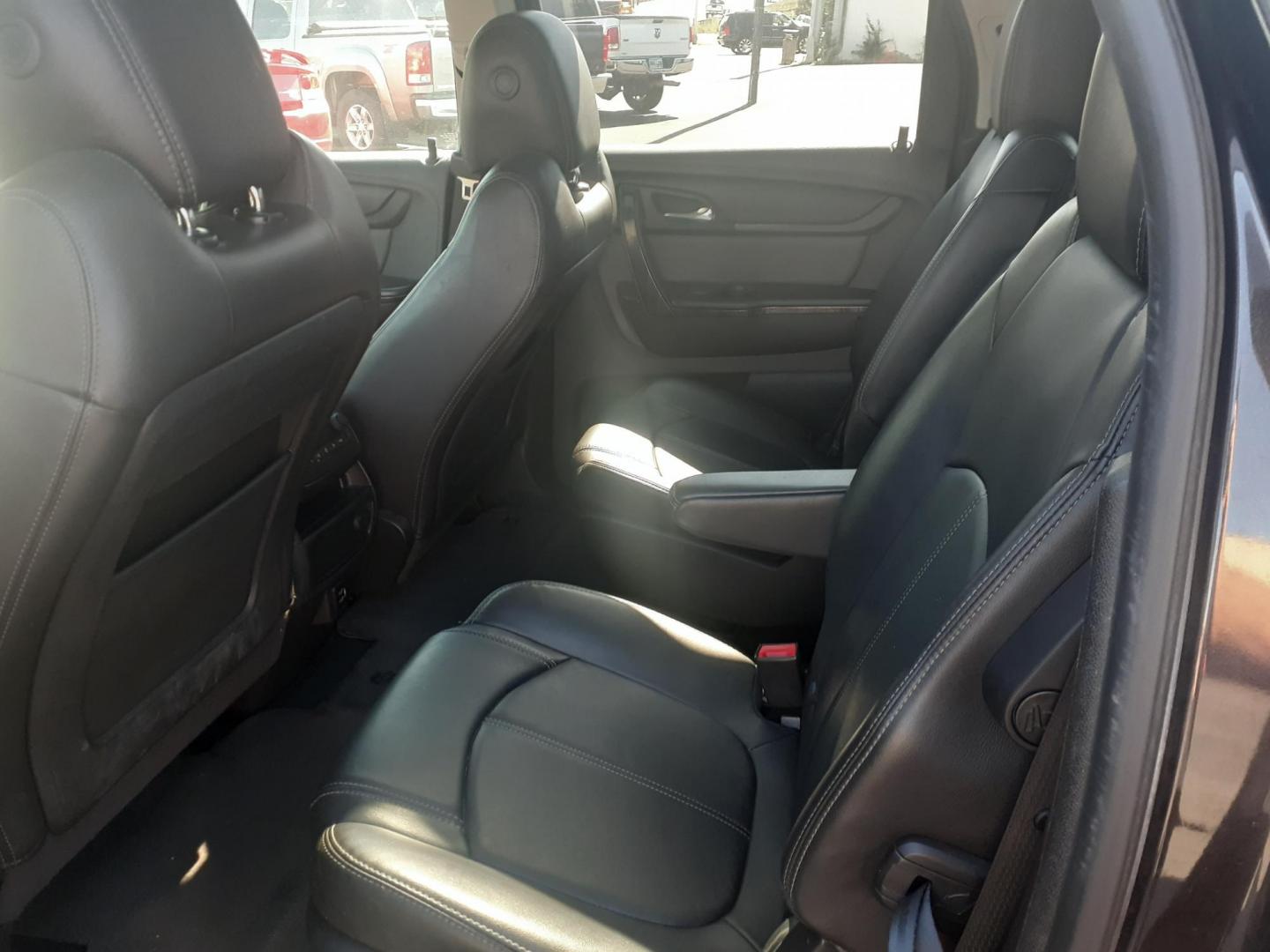 2017 GMC Acadia SLT-2 AWD (1GKKVSKD4HJ) with an 3.6L V6 DOHC 24V engine, 6A transmission, located at 2015 Cambell Street, Rapid City, SD, 57701, (605) 342-8326, 44.066433, -103.191772 - CARFAX AVAILABLE - Photo#7