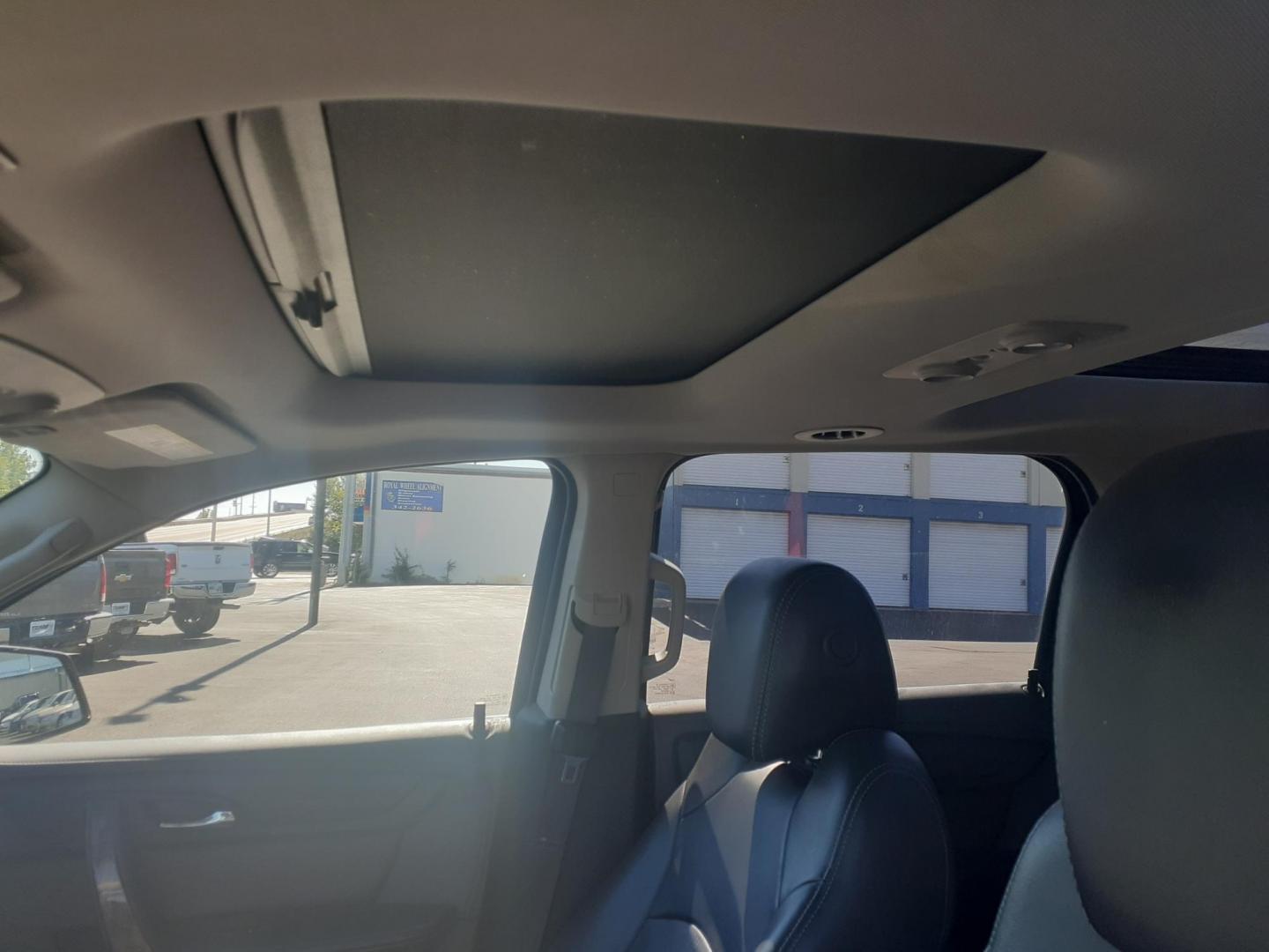 2017 GMC Acadia SLT-2 AWD (1GKKVSKD4HJ) with an 3.6L V6 DOHC 24V engine, 6A transmission, located at 2015 Cambell Street, Rapid City, SD, 57701, (605) 342-8326, 44.066433, -103.191772 - CARFAX AVAILABLE - Photo#6