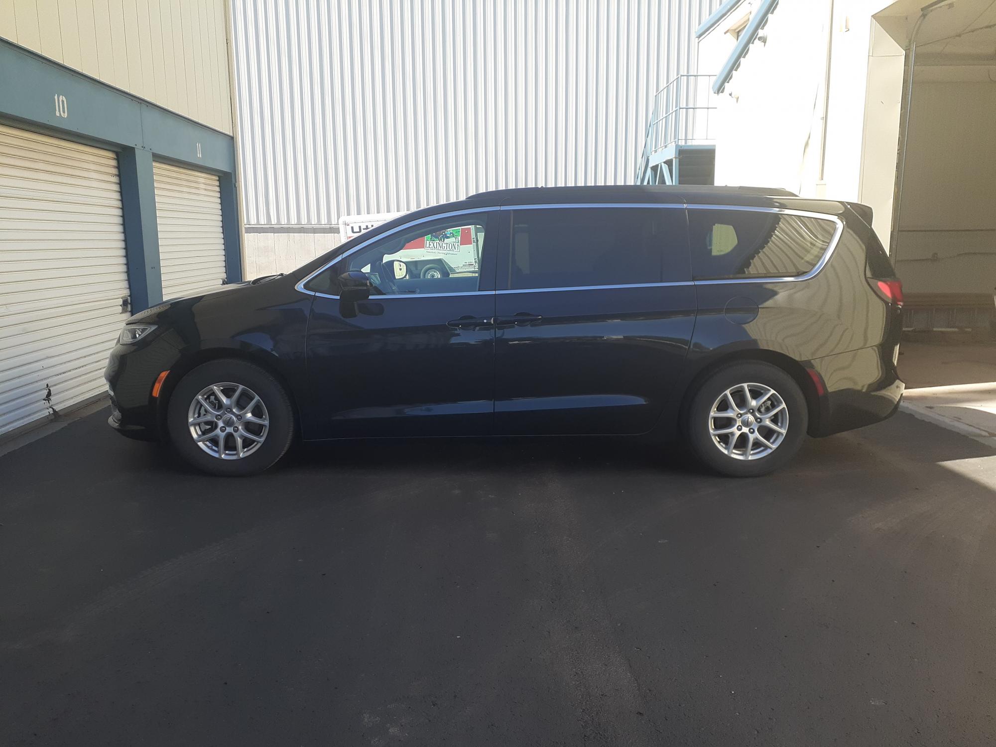 photo of 2022 Chrysler Pacifica Touring-L