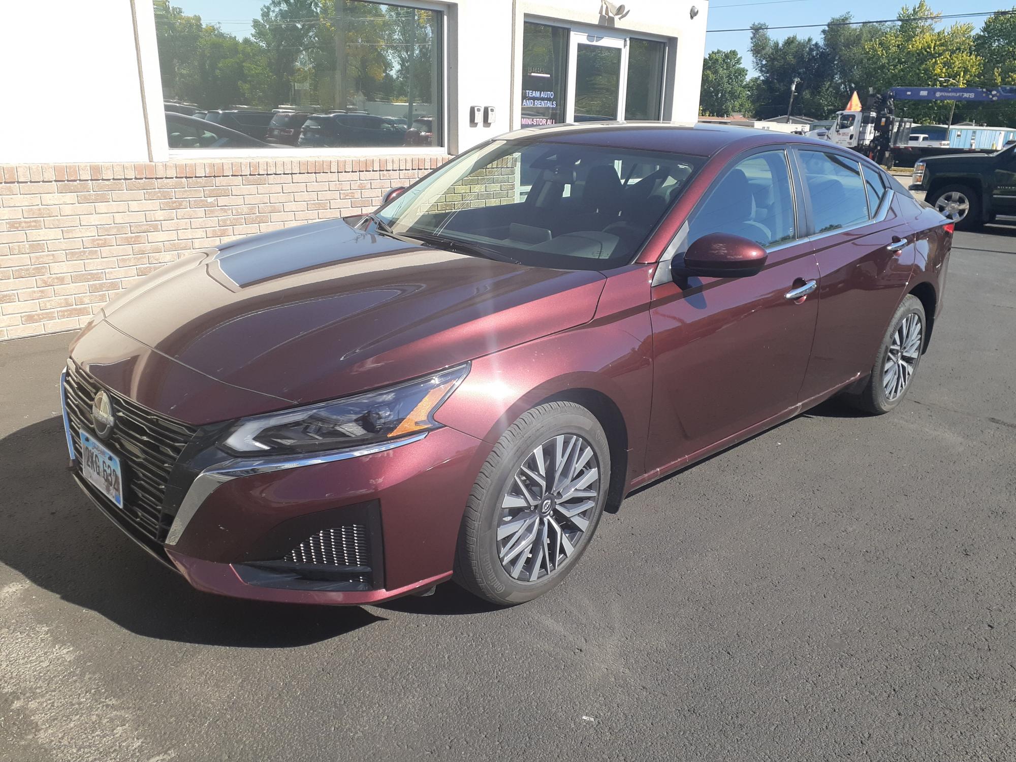 photo of 2023 Nissan Altima 2.5 SV AWD