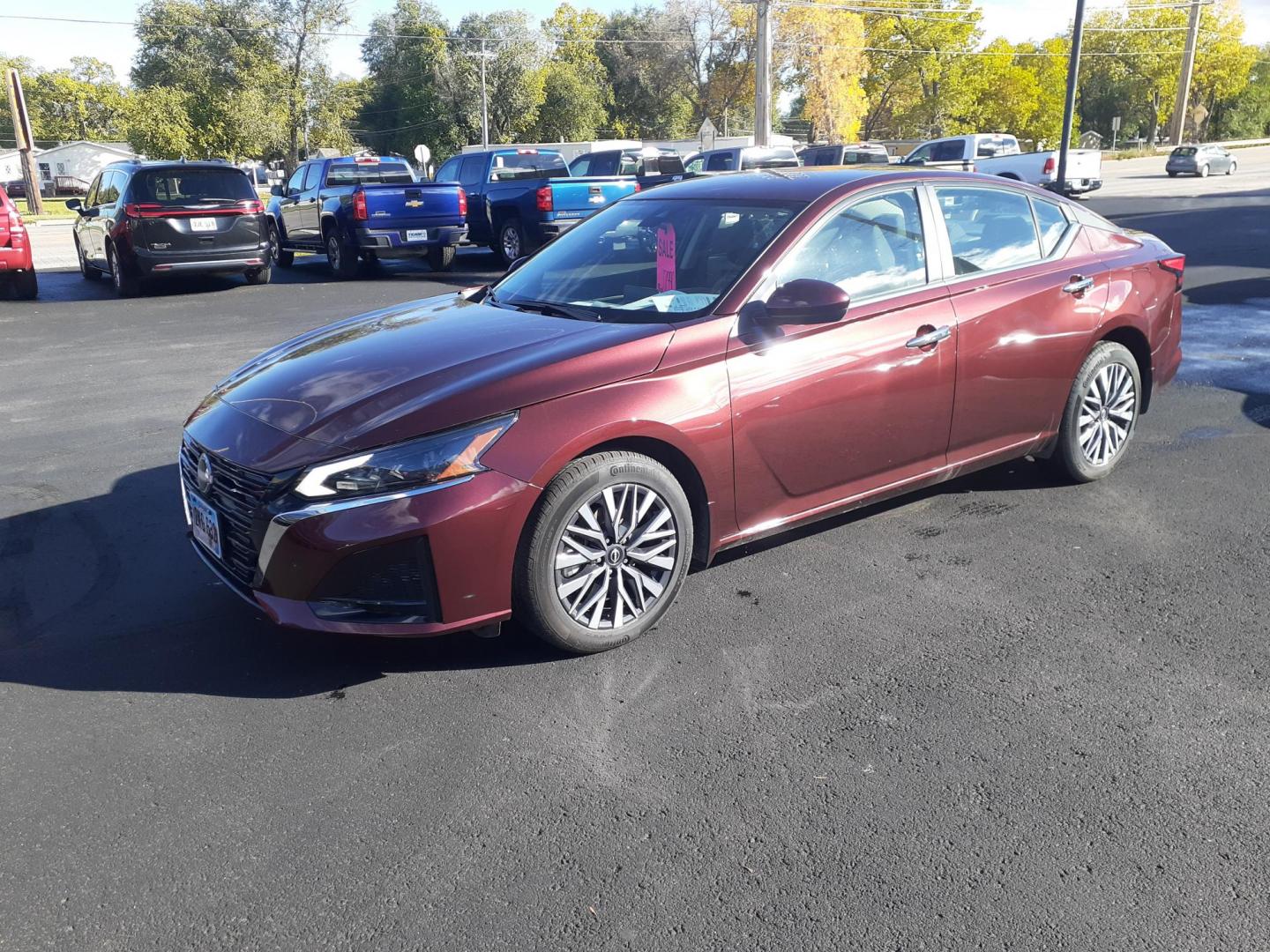 2023 Nissan Altima 2.5 SV AWD (1N4BL4DW8PN) with an 2.5L L4 DOHC 16V engine, CVT transmission, located at 2015 Cambell Street, Rapid City, SD, 57701, (605) 342-8326, 44.066433, -103.191772 - CARFAX AVAILABLE - Photo#2