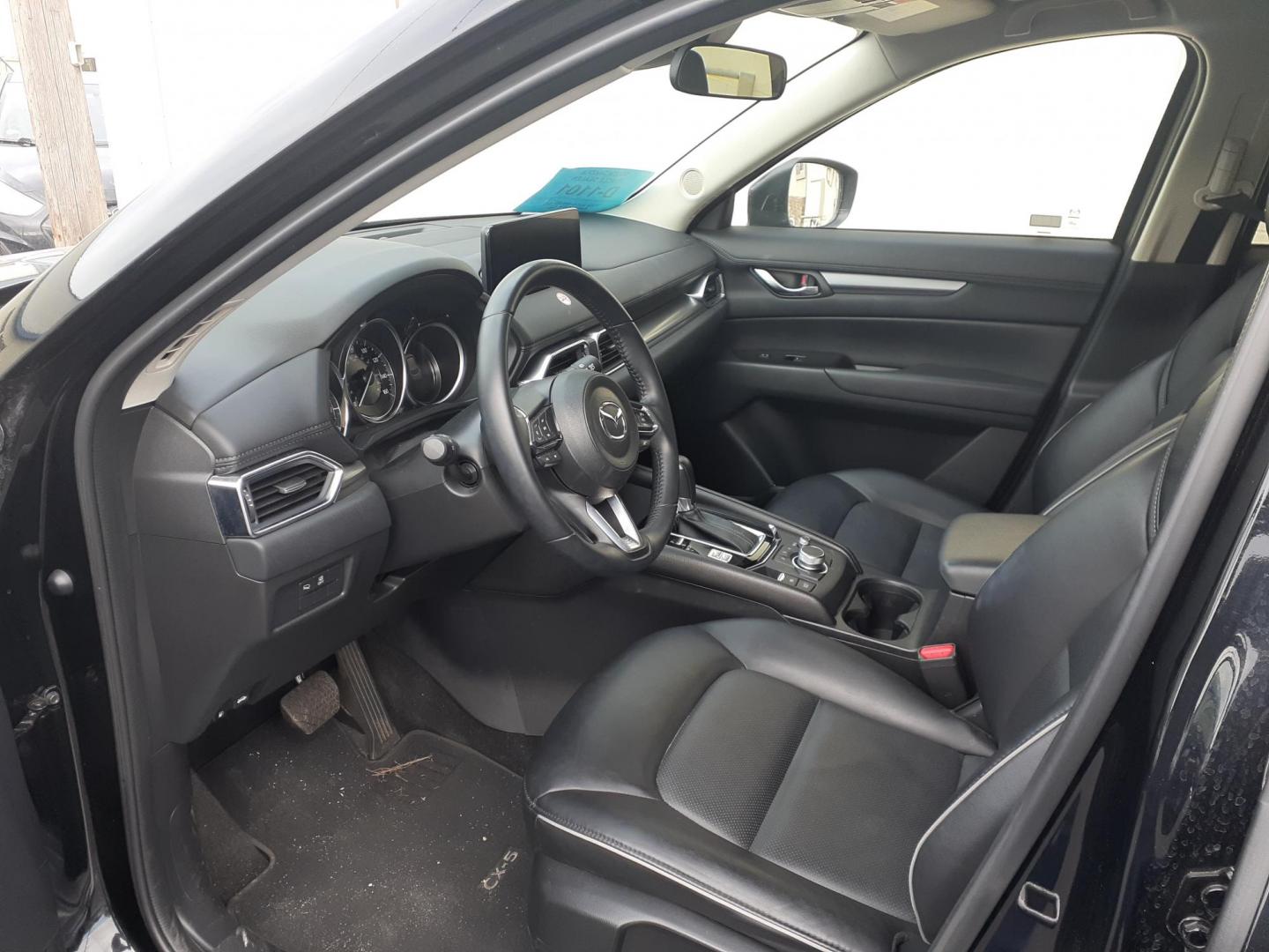 2025 Mazda CX-5 Select (JM3KFBBLXS0) with an 2.5L L4 DOHC 16V engine, 6A transmission, located at 2015 Cambell Street, Rapid City, SD, 57701, (605) 342-8326, 44.066433, -103.191772 - CARFAX AVAILABLE - Photo#5