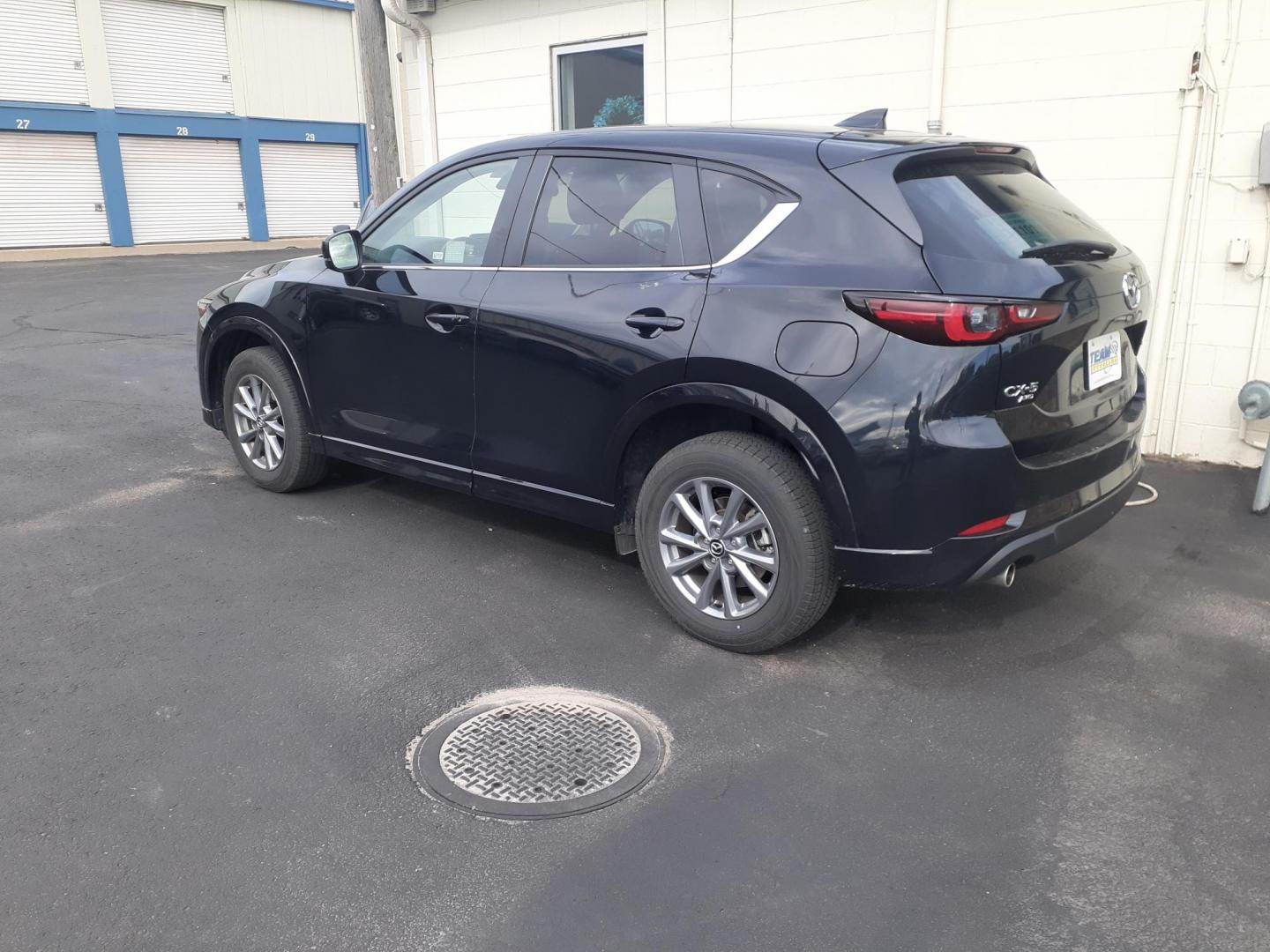2025 Mazda CX-5 Select (JM3KFBBLXS0) with an 2.5L L4 DOHC 16V engine, 6A transmission, located at 2015 Cambell Street, Rapid City, SD, 57701, (605) 342-8326, 44.066433, -103.191772 - CARFAX AVAILABLE - Photo#2