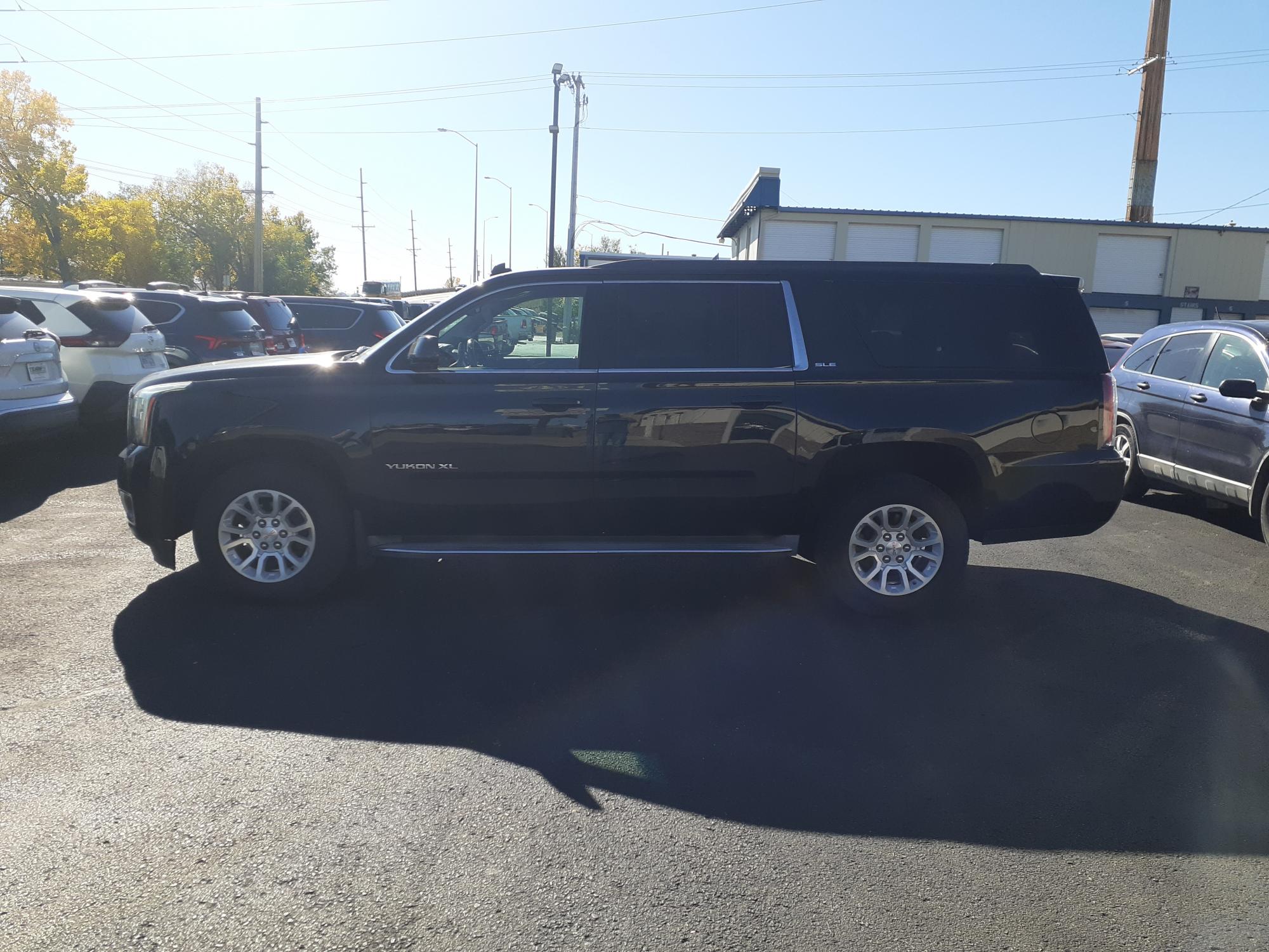 photo of 2015 GMC Yukon XL SLE 1/2 Ton 4WD