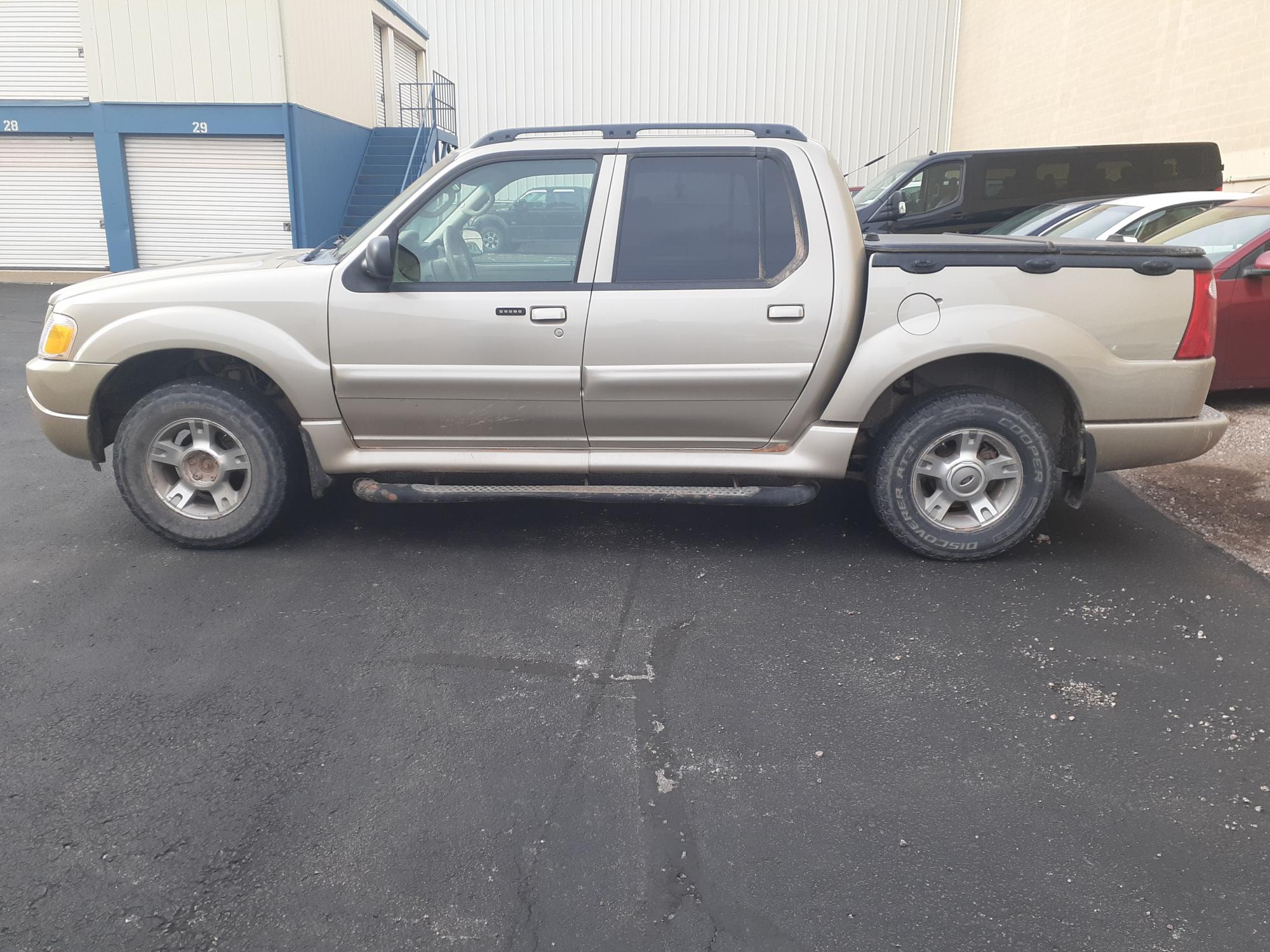 photo of 2004 Ford Explorer Sport Trac Adrenalin 4WD