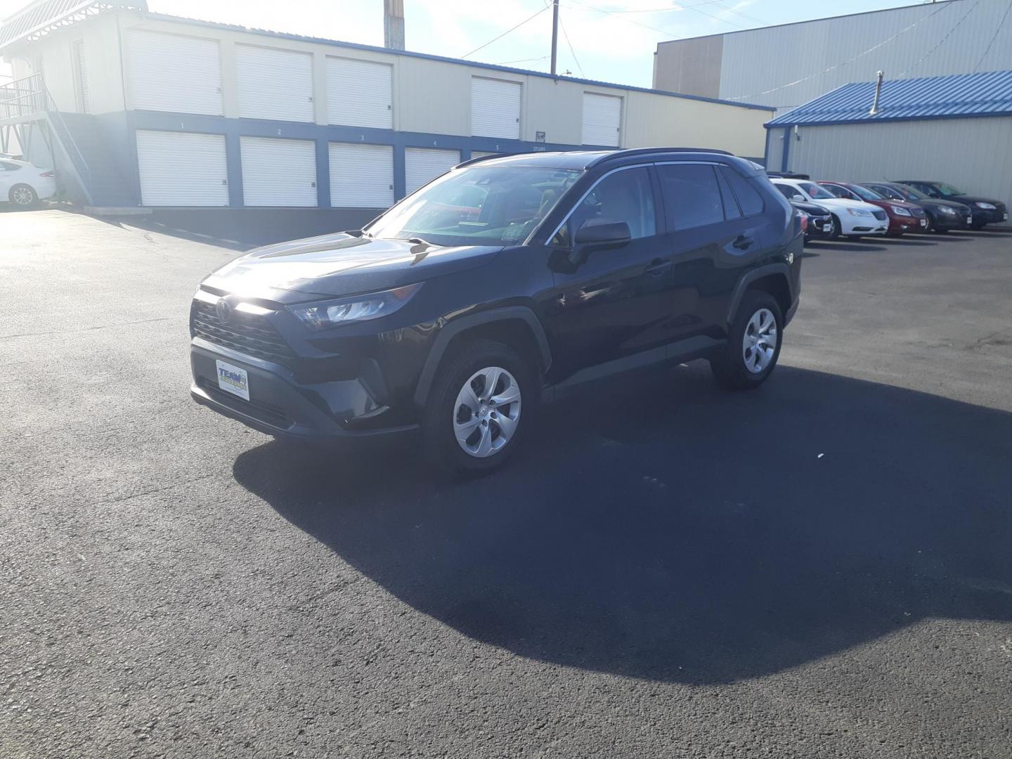 2020 Toyota RAV4 LE AWD (2T3F1RFV5LC) with an 2.5L L4 DOHC 16V engine, 8A transmission, located at 2015 Cambell Street, Rapid City, SD, 57701, (605) 342-8326, 44.066433, -103.191772 - CARFAX AVAILABLE - Photo#3