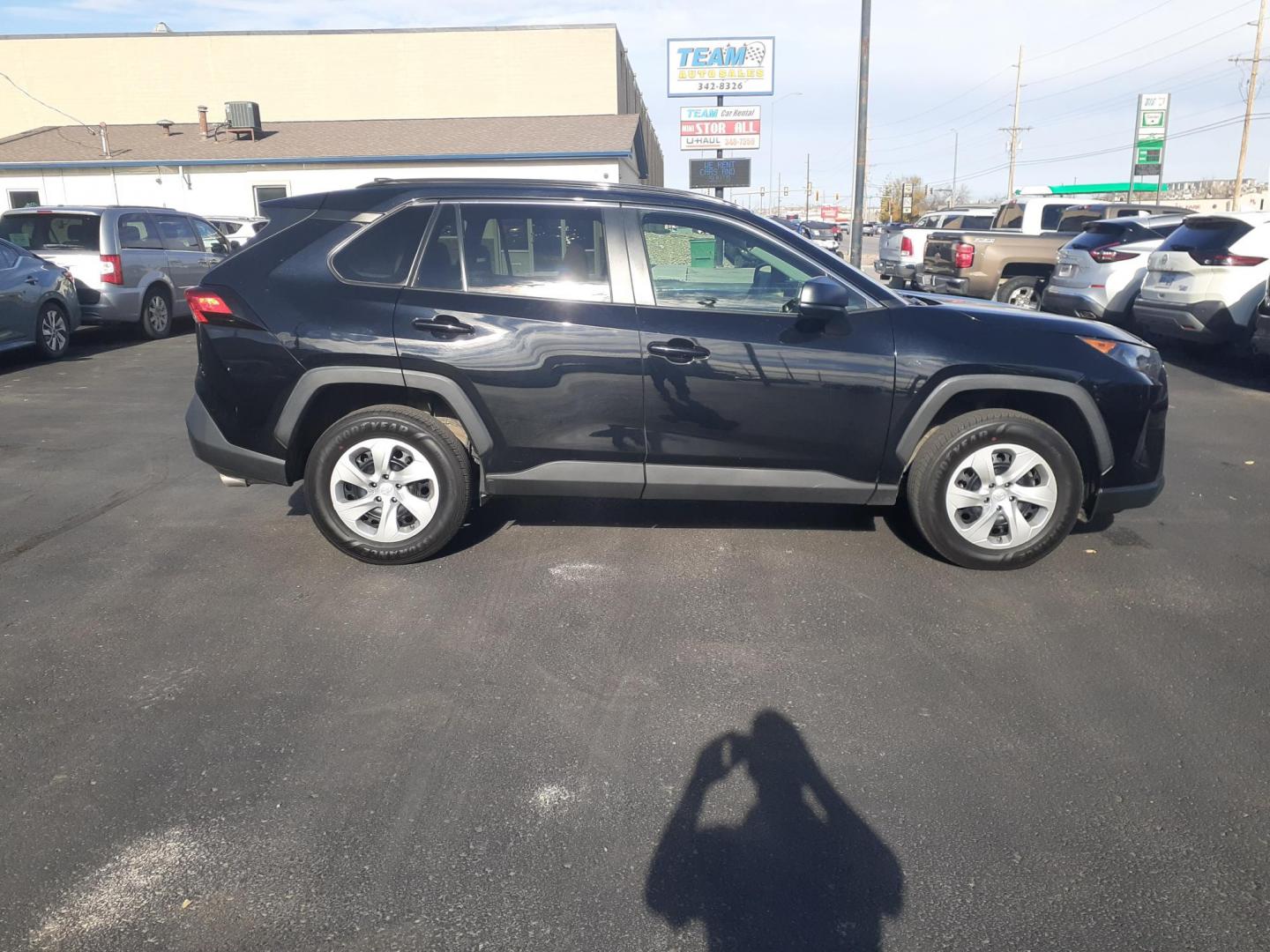 2020 Toyota RAV4 LE AWD (2T3F1RFV5LC) with an 2.5L L4 DOHC 16V engine, 8A transmission, located at 2015 Cambell Street, Rapid City, SD, 57701, (605) 342-8326, 44.066433, -103.191772 - CARFAX AVAILABLE - Photo#1