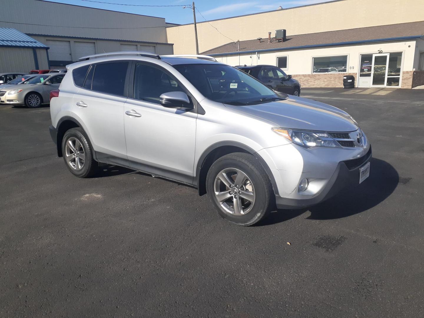 2015 Toyota RAV4 XLE AWD (JTMRFREV6FD) with an 2.5L L4 DOHC 16V engine, 6-Speed Automatic transmission, located at 2015 Cambell Street, Rapid City, SD, 57701, (605) 342-8326, 44.066433, -103.191772 - CARFAX AVAILABLE - Photo#1