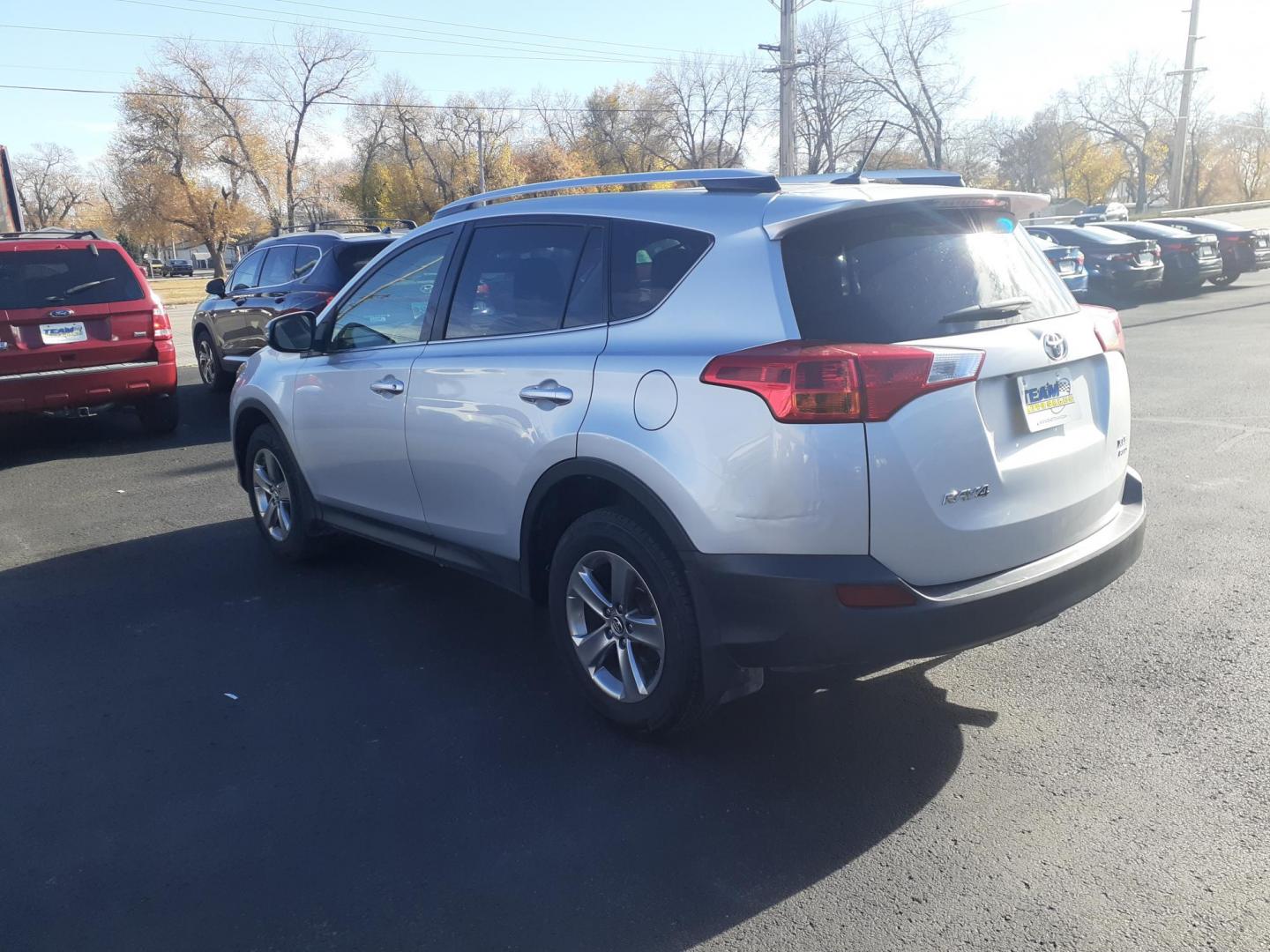 2015 Toyota RAV4 XLE AWD (JTMRFREV6FD) with an 2.5L L4 DOHC 16V engine, 6-Speed Automatic transmission, located at 2015 Cambell Street, Rapid City, SD, 57701, (605) 342-8326, 44.066433, -103.191772 - CARFAX AVAILABLE - Photo#4