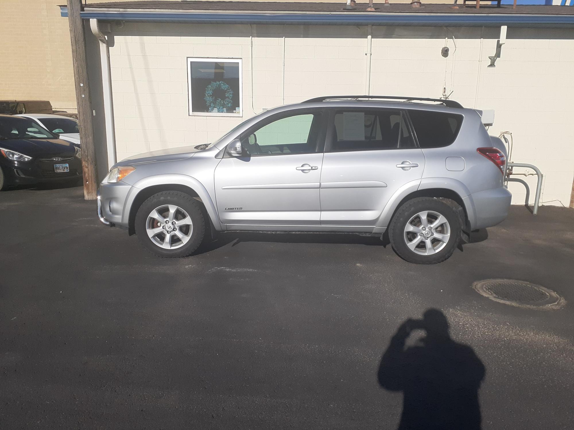 photo of 2011 Toyota RAV4 Limited V6 4WD