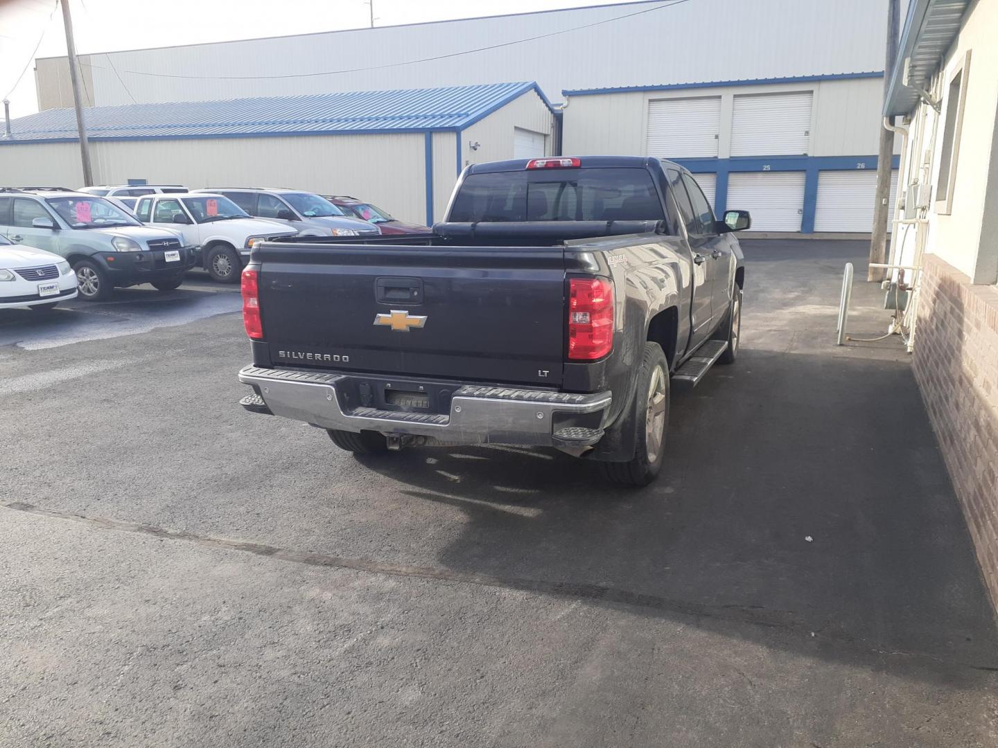 2015 Chevrolet Silverado 1500 LT Double Cab 4WD (1GCVKREC5FZ) with an 5.3L V8 OHV 16V engine, 6-Speed Automatic transmission, located at 2015 Cambell Street, Rapid City, SD, 57701, (605) 342-8326, 44.066433, -103.191772 - CARFAX AVAILABLE - Photo#3