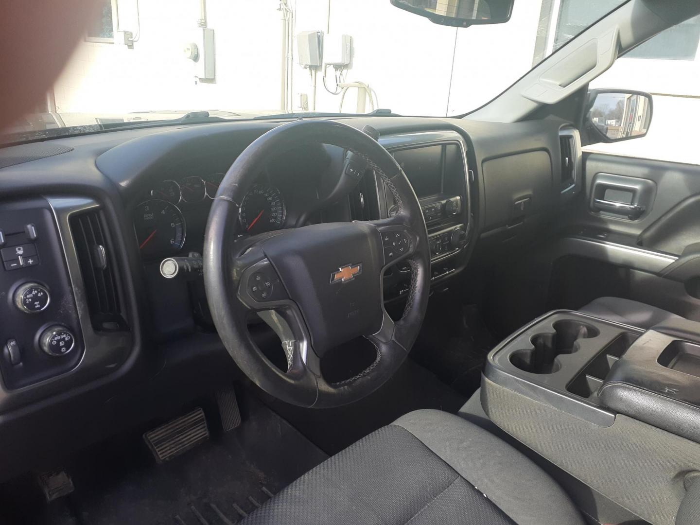 2015 Chevrolet Silverado 1500 LT Double Cab 4WD (1GCVKREC5FZ) with an 5.3L V8 OHV 16V engine, 6-Speed Automatic transmission, located at 2015 Cambell Street, Rapid City, SD, 57701, (605) 342-8326, 44.066433, -103.191772 - CARFAX AVAILABLE - Photo#6