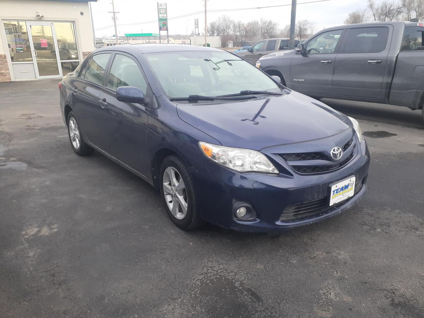 2011 Toyota Corolla LE (2T1BU4EE2BC) with an 1.8L L4 DOHC 16V engine, Automatic transmission, located at 2015 Cambell Street, Rapid City, SD, 57701, (605) 342-8326, 44.066433, -103.191772 - CARFAX AVAILABLE - Photo#5