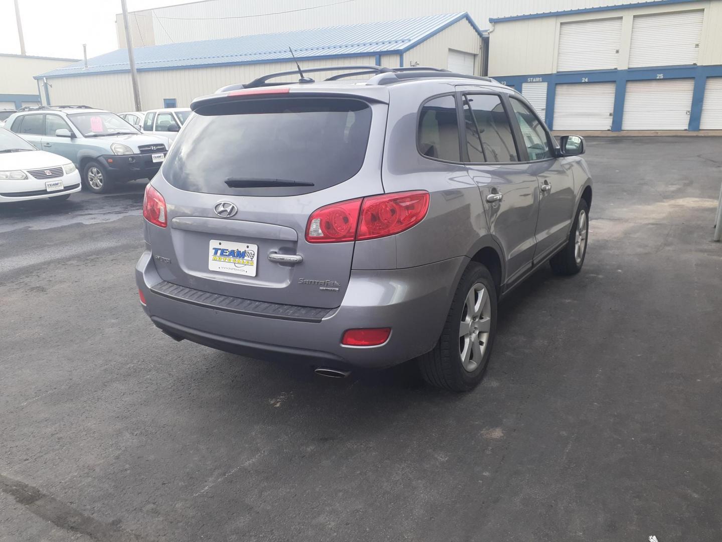 2008 Hyundai Santa Fe Limited (5NMSH13E68H) with an 3.3L V6 DOHC 24V engine, 5-Speed Automatic Overdrive transmission, located at 2015 Cambell Street, Rapid City, SD, 57701, (605) 342-8326, 44.066433, -103.191772 - CARFAX AVAILABLE - Photo#3