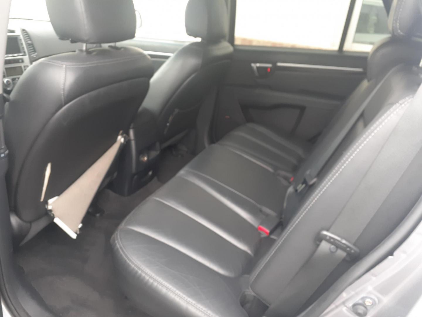 2008 Hyundai Santa Fe Limited (5NMSH13E68H) with an 3.3L V6 DOHC 24V engine, 5-Speed Automatic Overdrive transmission, located at 2015 Cambell Street, Rapid City, SD, 57701, (605) 342-8326, 44.066433, -103.191772 - CARFAX AVAILABLE - Photo#7