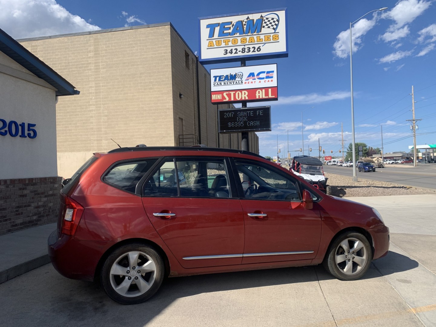 2008 Kia Rondo Base (KNAFG525887) with an 2.4L L4 DOHC 16V engine, 4-Speed Automatic Overdrive transmission, located at 2015 Cambell Street, Rapid City, SD, 57701, (605) 342-8326, 44.066433, -103.191772 - CARFAX AVAILABLE- Photo#0