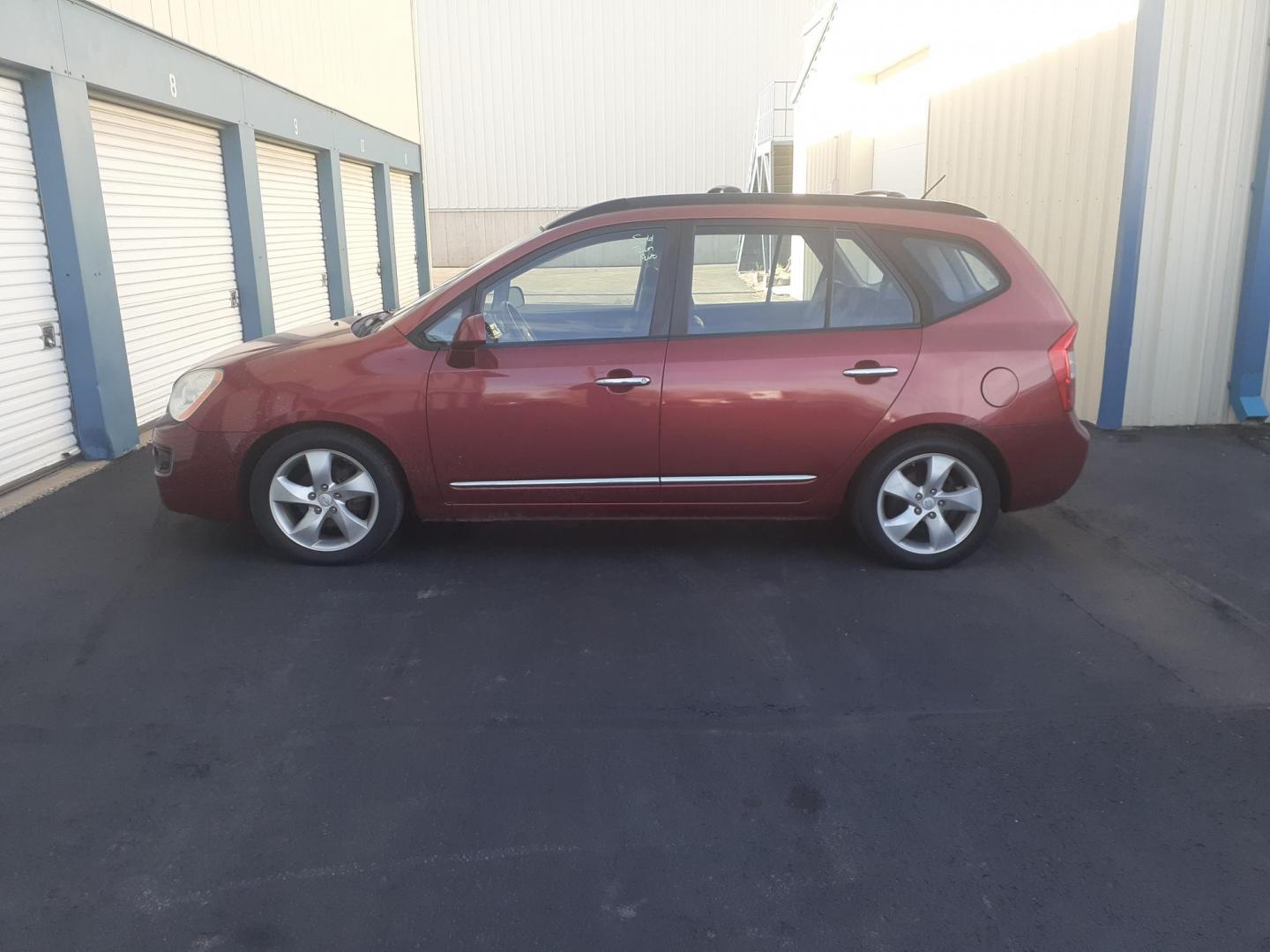 2008 Kia Rondo EX's photo