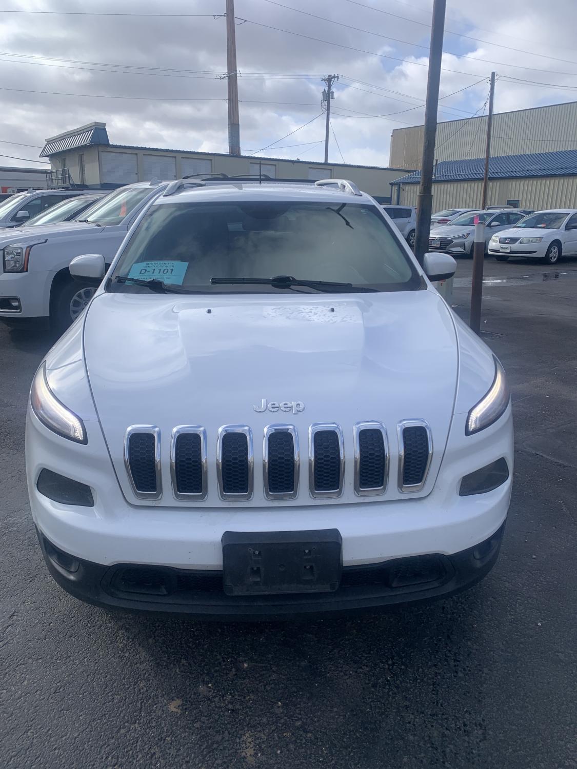 photo of 2016 Jeep Cherokee Latitude 4WD