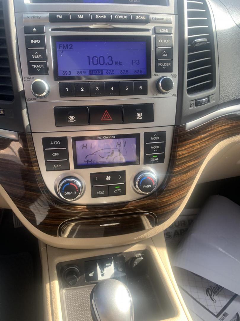 2012 Hyundai Santa Fe Limited 2.4 FWD (5XYZK3AB4CG) with an 2.4L L4 DOHC 16V engine, 6-Speed Automatic transmission, located at 2015 Cambell Street, Rapid City, SD, 57701, (605) 342-8326, 44.066433, -103.191772 - 1 OWNER WAITING ON BATH AND SERVICE CAR FAX AVAILABLE - Photo#4