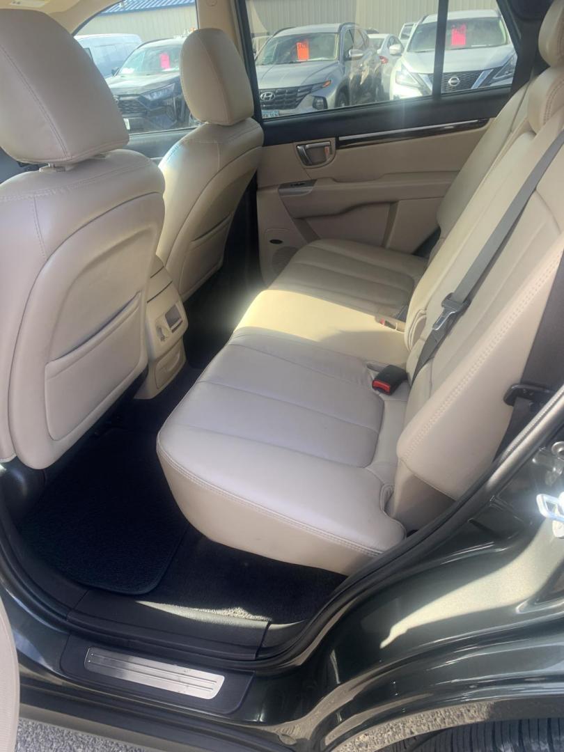 2012 Hyundai Santa Fe Limited 2.4 FWD (5XYZK3AB4CG) with an 2.4L L4 DOHC 16V engine, 6-Speed Automatic transmission, located at 2015 Cambell Street, Rapid City, SD, 57701, (605) 342-8326, 44.066433, -103.191772 - 1 OWNER WAITING ON BATH AND SERVICE CAR FAX AVAILABLE - Photo#6