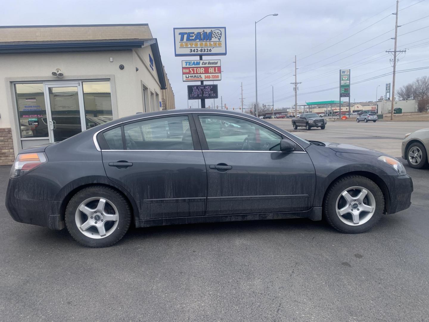 2009 Nissan Altima 2.5 (1N4AL21E79N) with an 2.5L L4 DOHC 16V engine, 6-Speed Manual Overdrive transmission, located at 2015 Cambell Street, Rapid City, SD, 57701, (605) 342-8326, 44.066433, -103.191772 - Photo#0