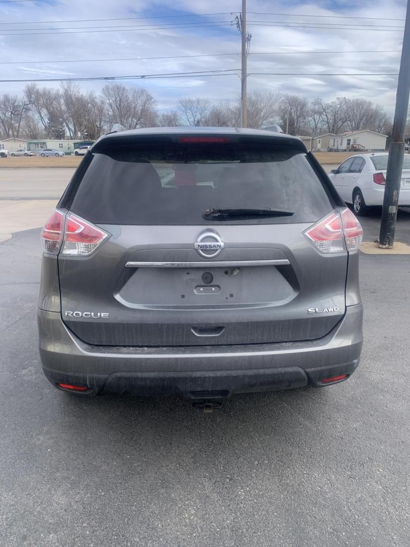 2015 Nissan Rogue S AWD (5N1AT2MV8FC) with an 2.5L L4 DOHC 16V engine, Continuously Variable Transmission transmission, located at 2015 Cambell Street, Rapid City, SD, 57701, (605) 342-8326, 44.066433, -103.191772 - Photo#3