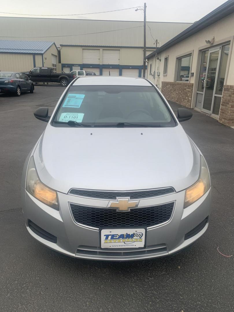 2011 Chevrolet Cruze 2LS (1G1PC5SH0B7) with an 1.8L L4 DOHC 16V FFV engine, 6-Speed Automatic transmission, located at 2015 Cambell Street, Rapid City, SD, 57701, (605) 342-8326, 44.066433, -103.191772 - LOCAL TRADE CASH ONLY - Photo#1