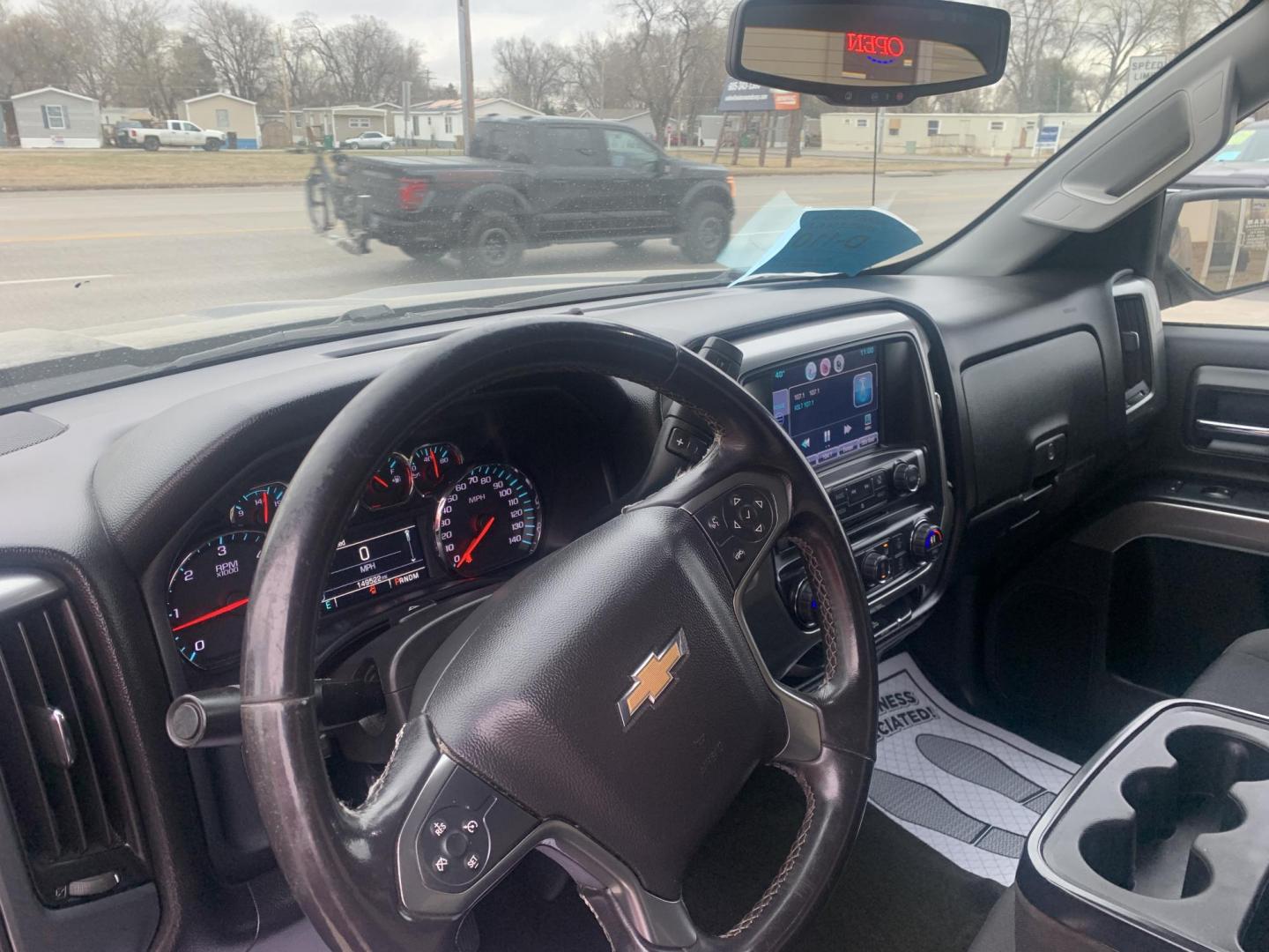 2016 Chevrolet Silverado 1500 LT Double Cab 4WD (1GCVKREC9GZ) with an 5.3L V8 OHV 16V engine, 6A transmission, located at 2015 Cambell Street, Rapid City, SD, 57701, (605) 342-8326, 44.066433, -103.191772 - LOCAL CREDIT UNION FINANCING AVAILABLE/ CARFAX AVAILABLE - Photo#4