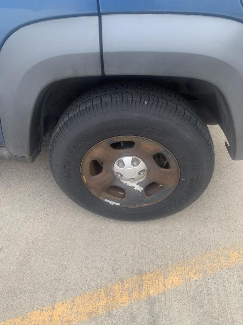 2006 Jeep Liberty Sport 4WD (1J4GL48K46W) with an 3.7L V6 SOHC 12V engine, located at 2015 Cambell Street, Rapid City, SD, 57701, (605) 342-8326, 44.066433, -103.191772 - Photo#7