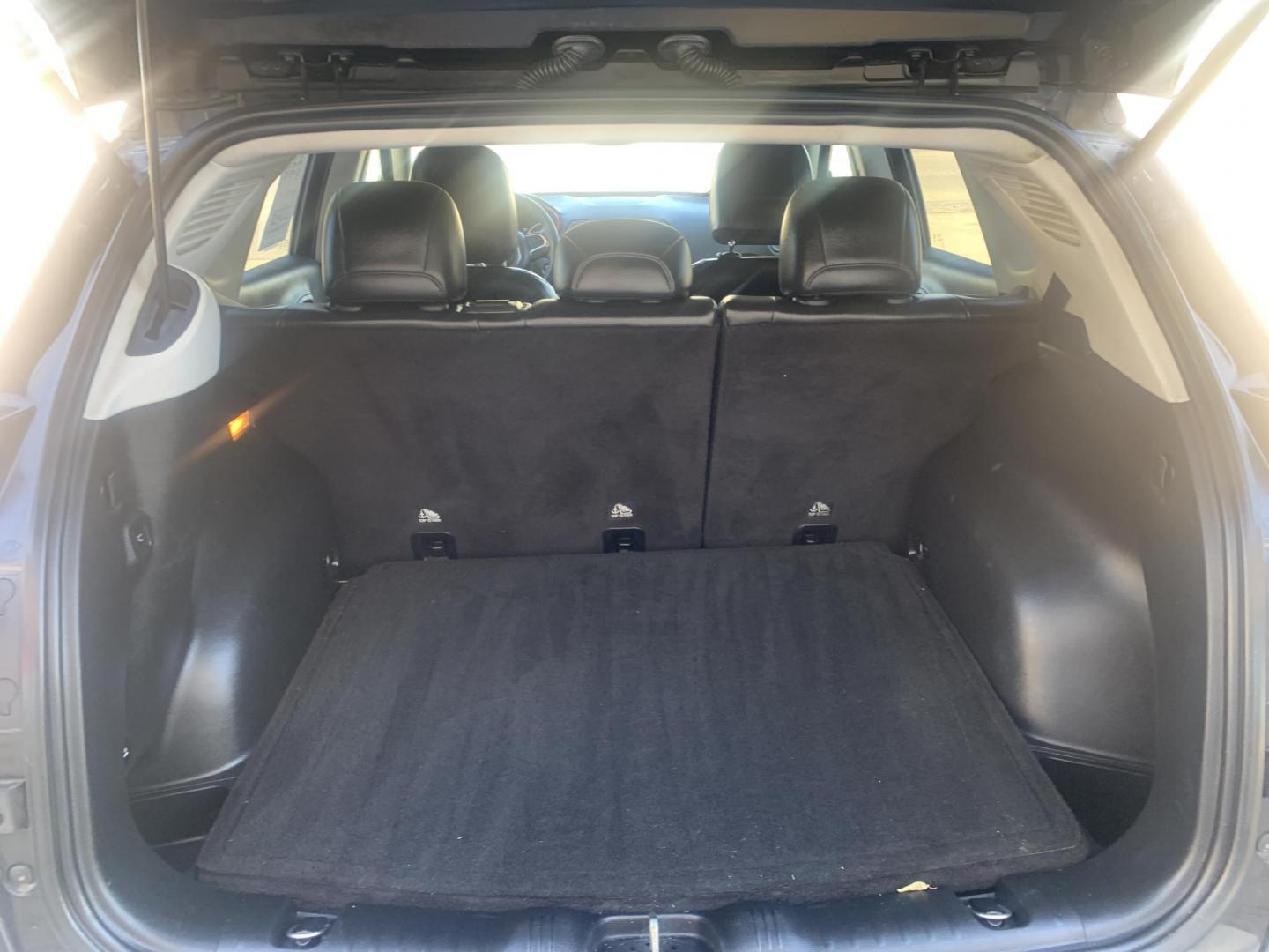 2018 Jeep Compass Limited 4WD (3C4NJDDB8JT) with an 2.4L L4 DOHC 16V engine, CVT transmission, located at 2015 Cambell Street, Rapid City, SD, 57701, (605) 342-8326, 44.066433, -103.191772 - Windshield on order - Photo#7